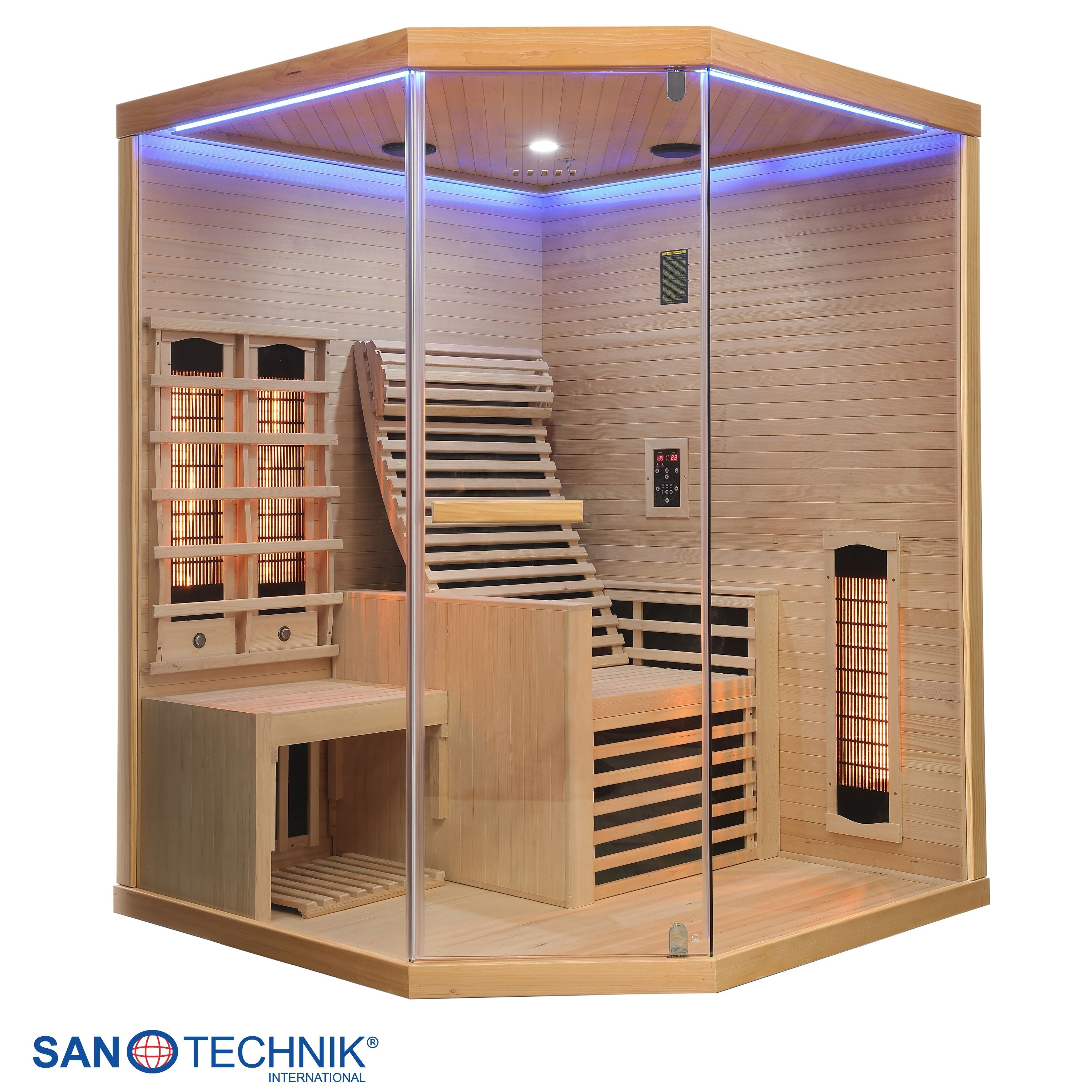 Eine Ecksauna aus Holz mit Glasfront, Bänken, Heizstrahlern und blauer Beleuchtung.