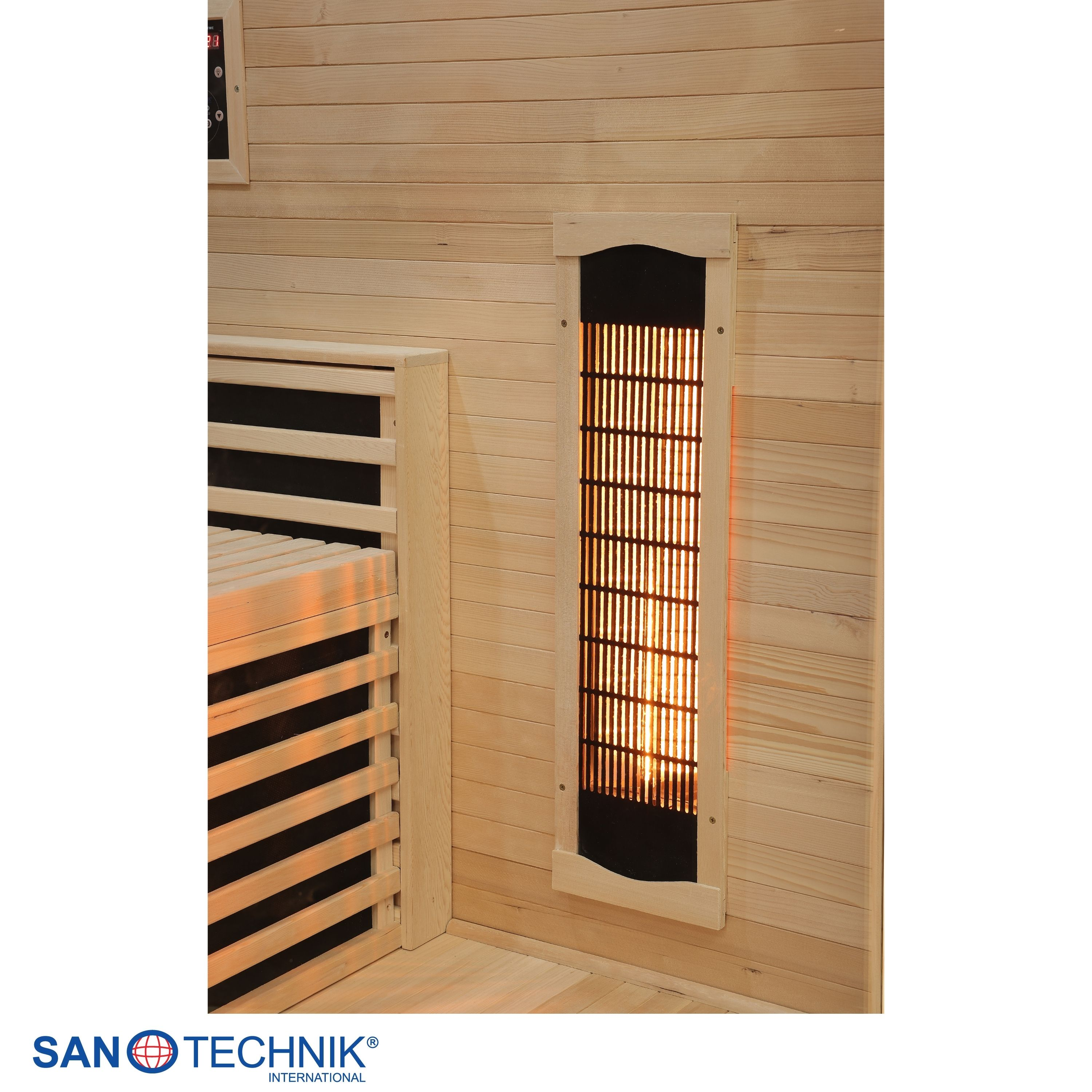 Holzsauna mit Infrarotstrahler und Sitzbank.
