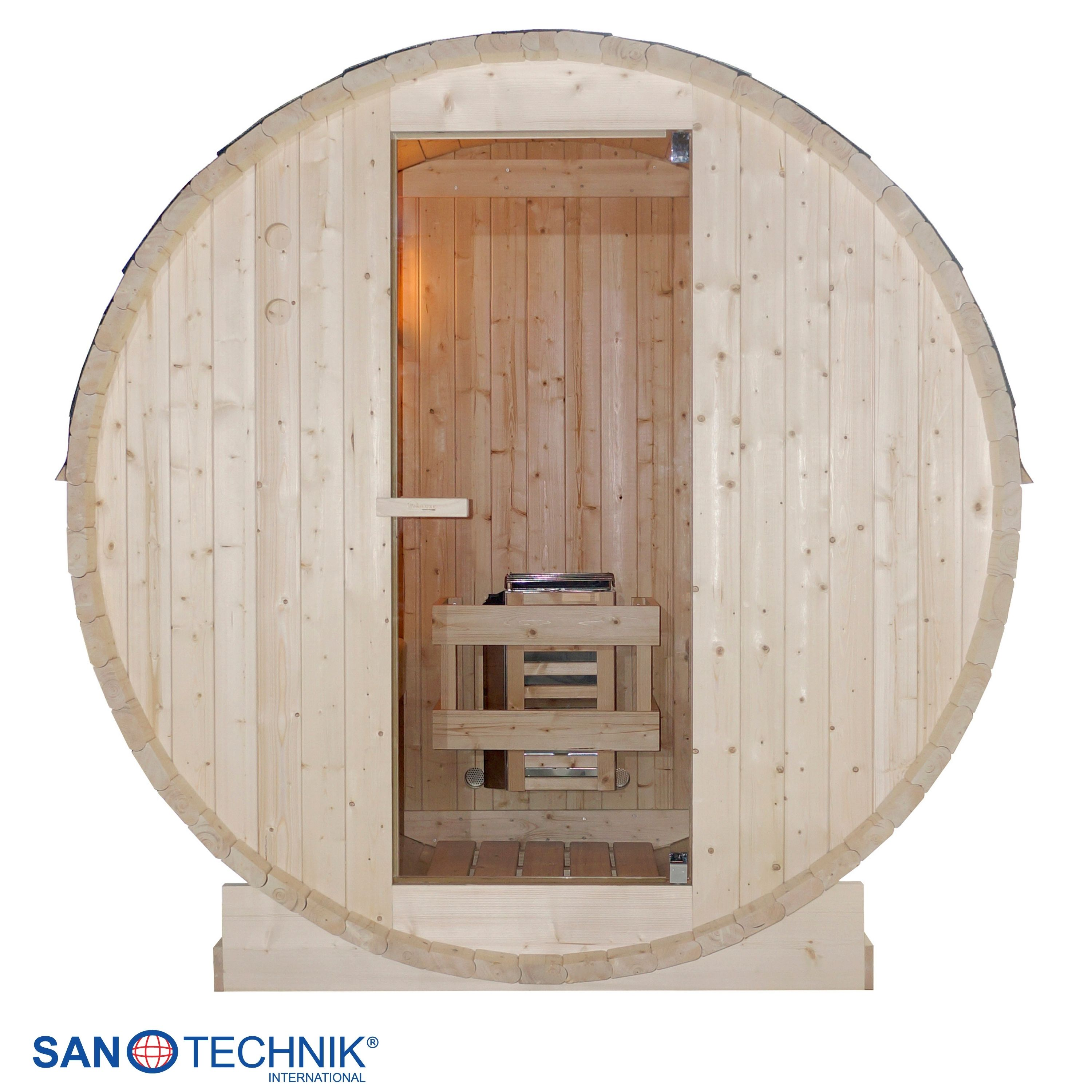 Eine Holzsauna mit Glastür, die einen Blick auf den Ofen und Sitzbänke freigibt.