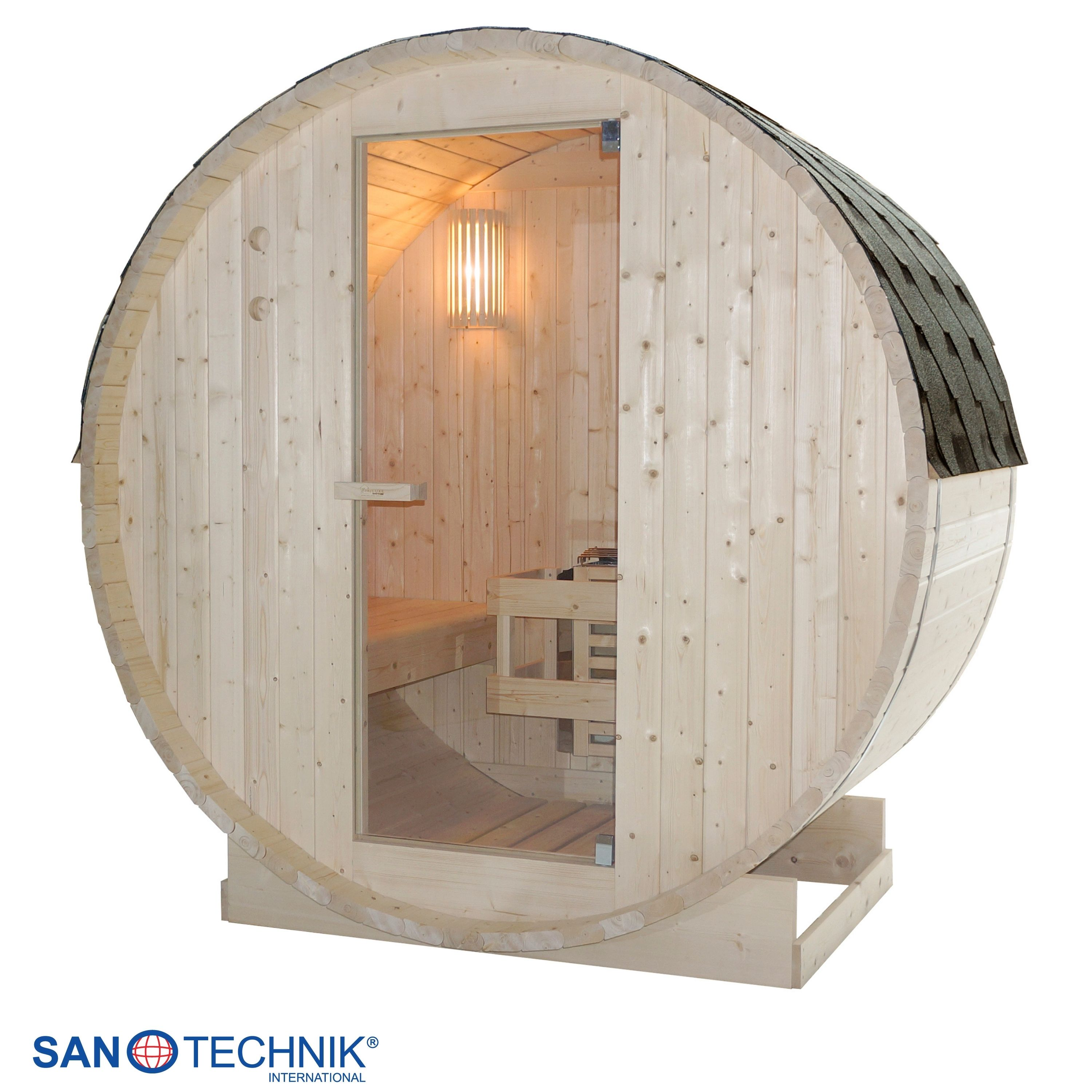 Eine runde Holzsauna mit Glastür, Holzbänken und einem Ofen.