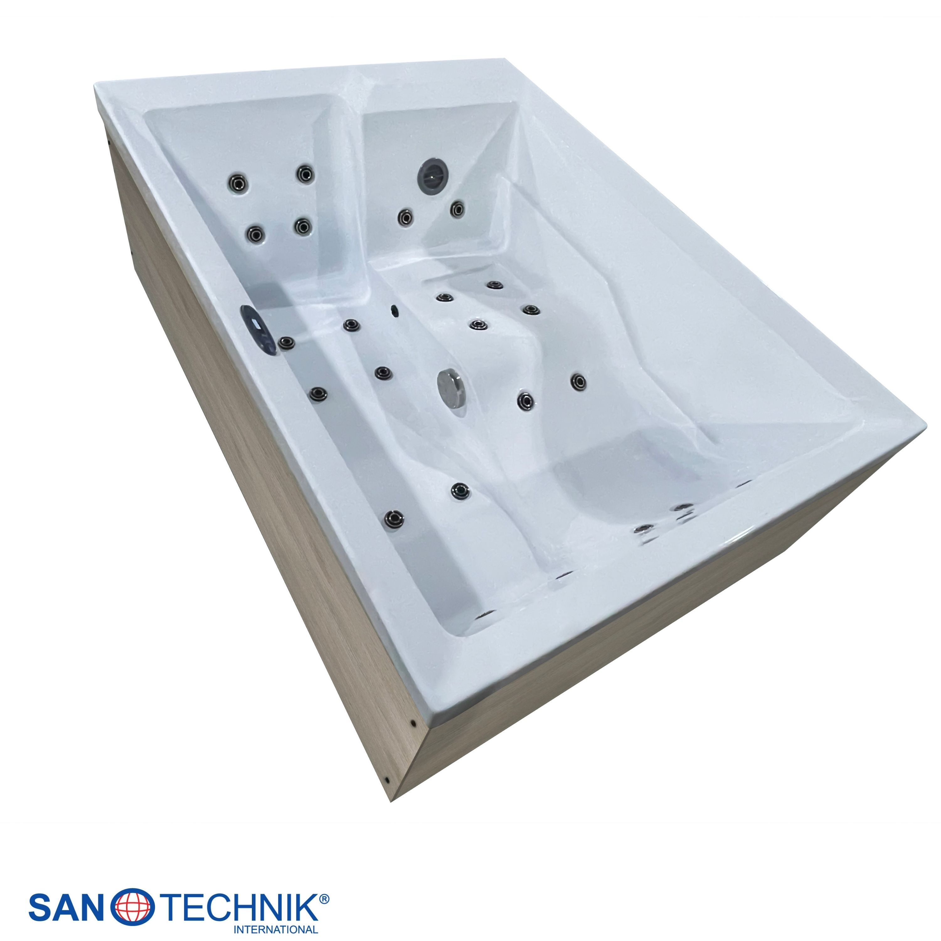Eine weiße Whirlpool-Badewanne mit Holzverkleidung und mehreren Düsen.