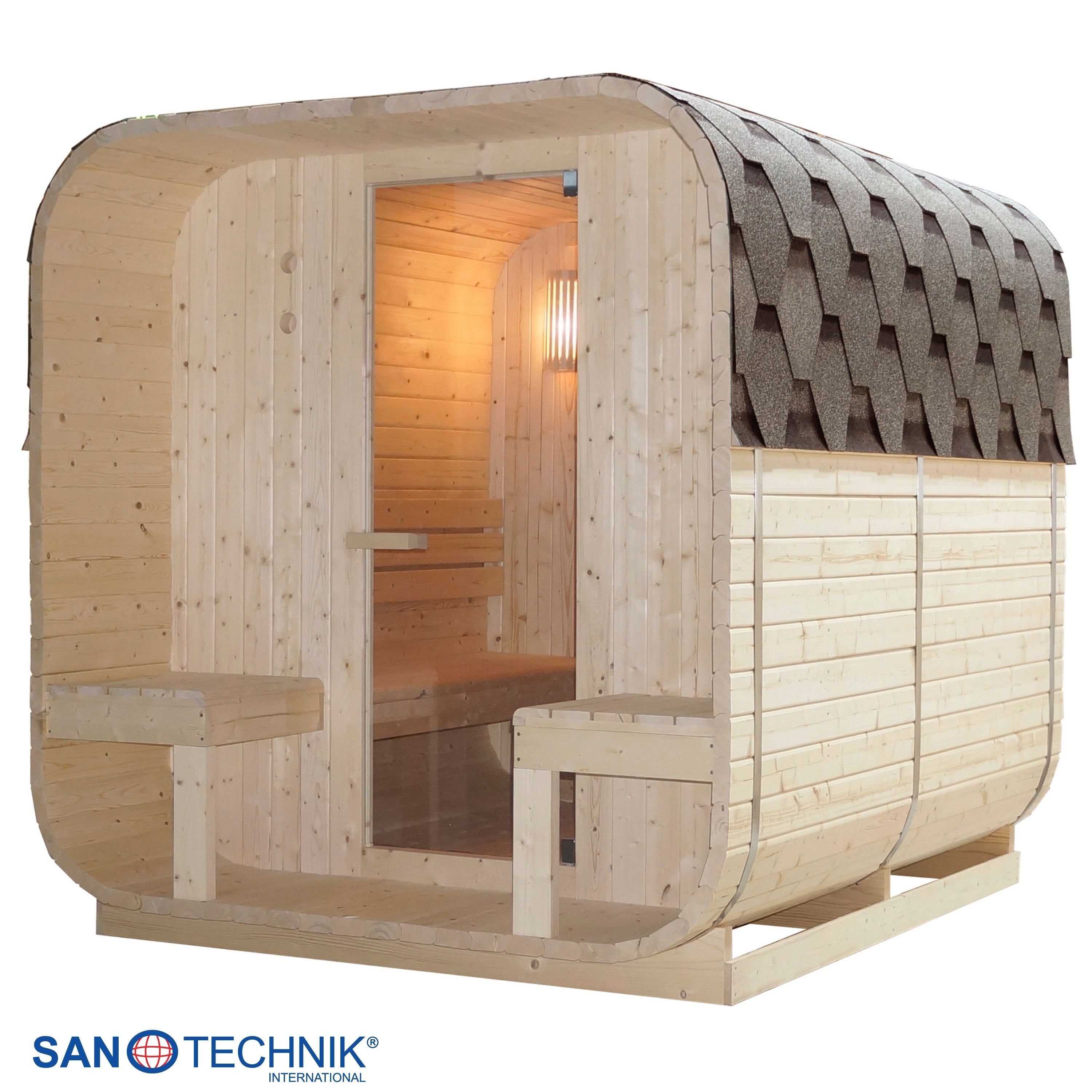 Eine Holzsauna mit Glasfront, Sitzbänken und Schindeldach.