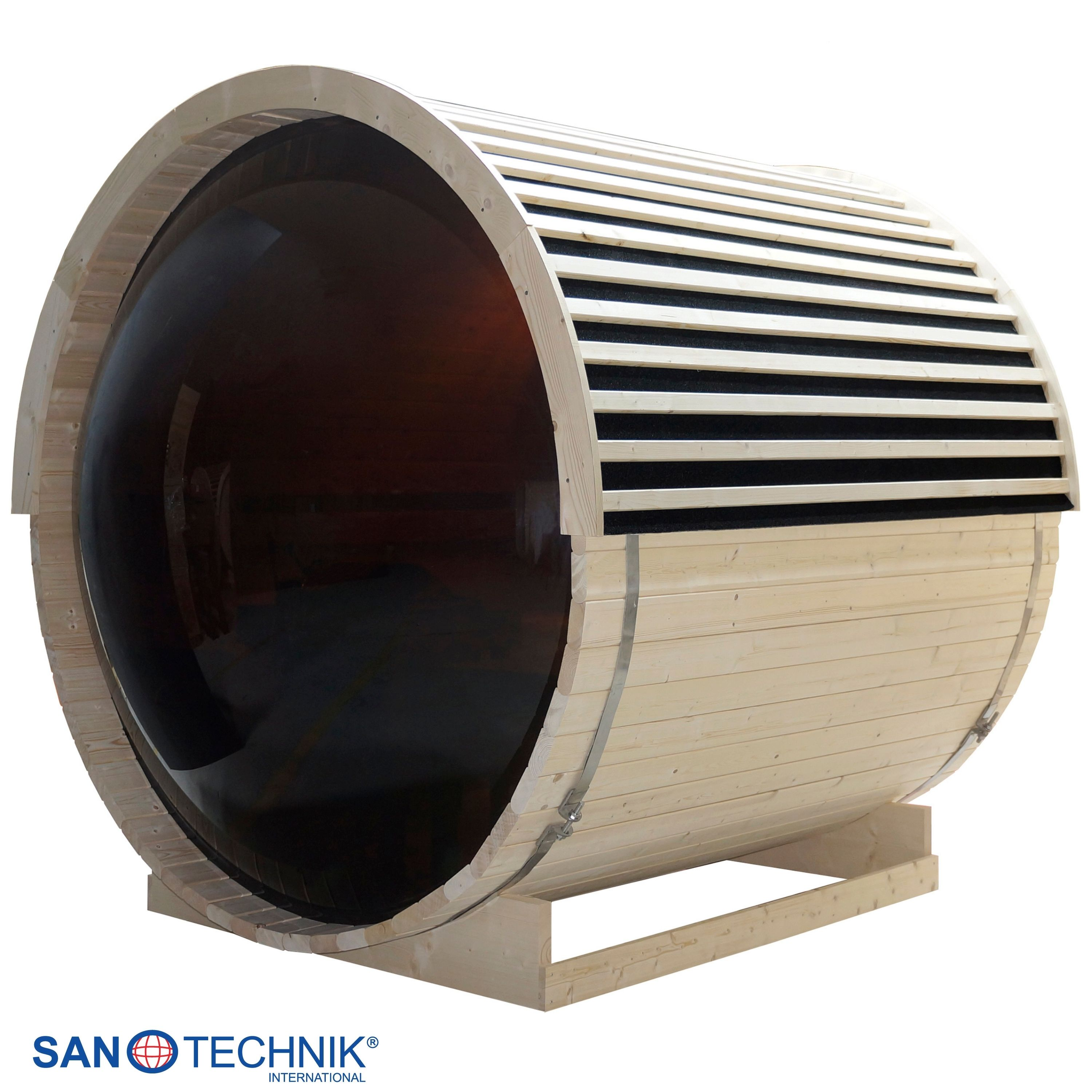 Holzfass-Sauna mit Glasfront, auf einem Holzsockel stehend.