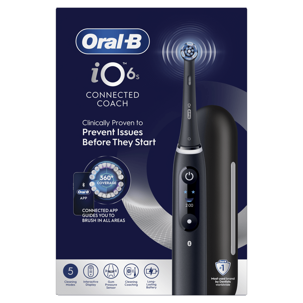 Embalaje de un cepillo de dientes eléctrico Oral-B iO6s negro con funciones de app.