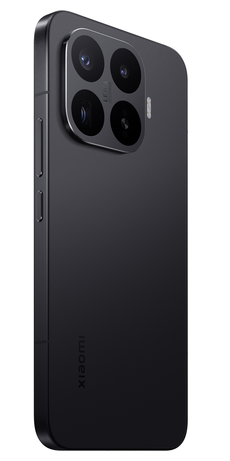 Teléfono negro con sistema de cámara Leica de cuatro lentes y logo Xiaomi.