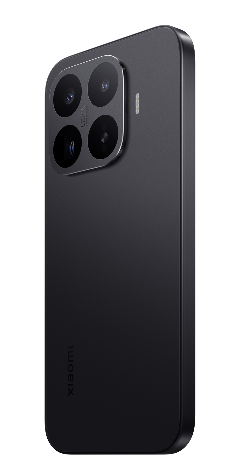 Un smartphone negro con tres cámaras y marca Leica en la parte trasera.