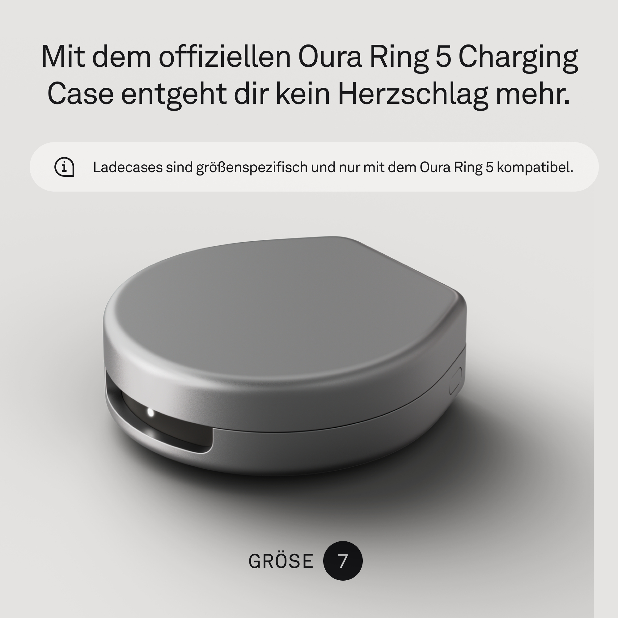 Ein graues Oura Ring 5 Ladecase mit der Größenangabe 7.