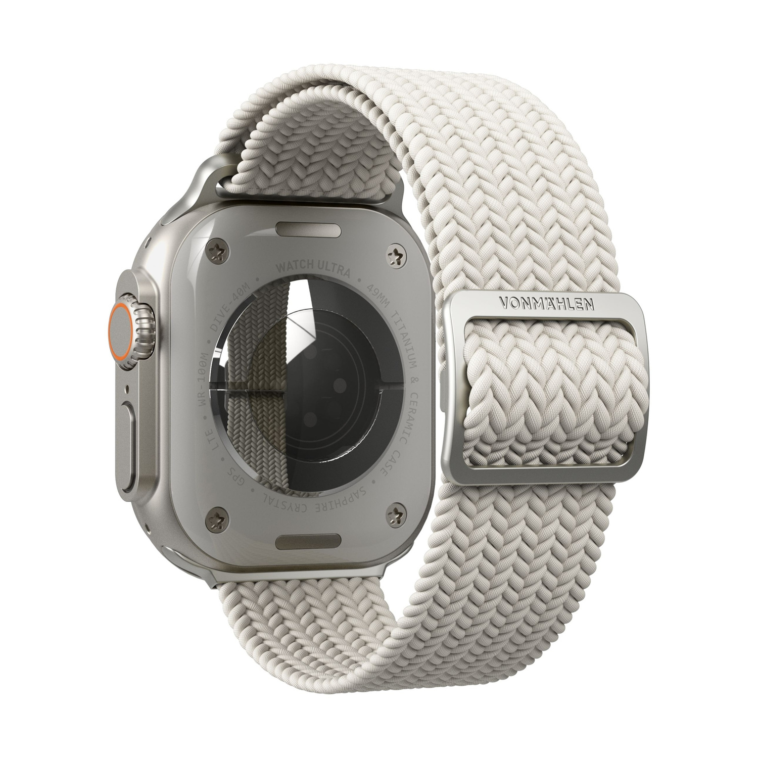Uno smartwatch argentato con cinturino intrecciato bianco, su sfondo bianco.