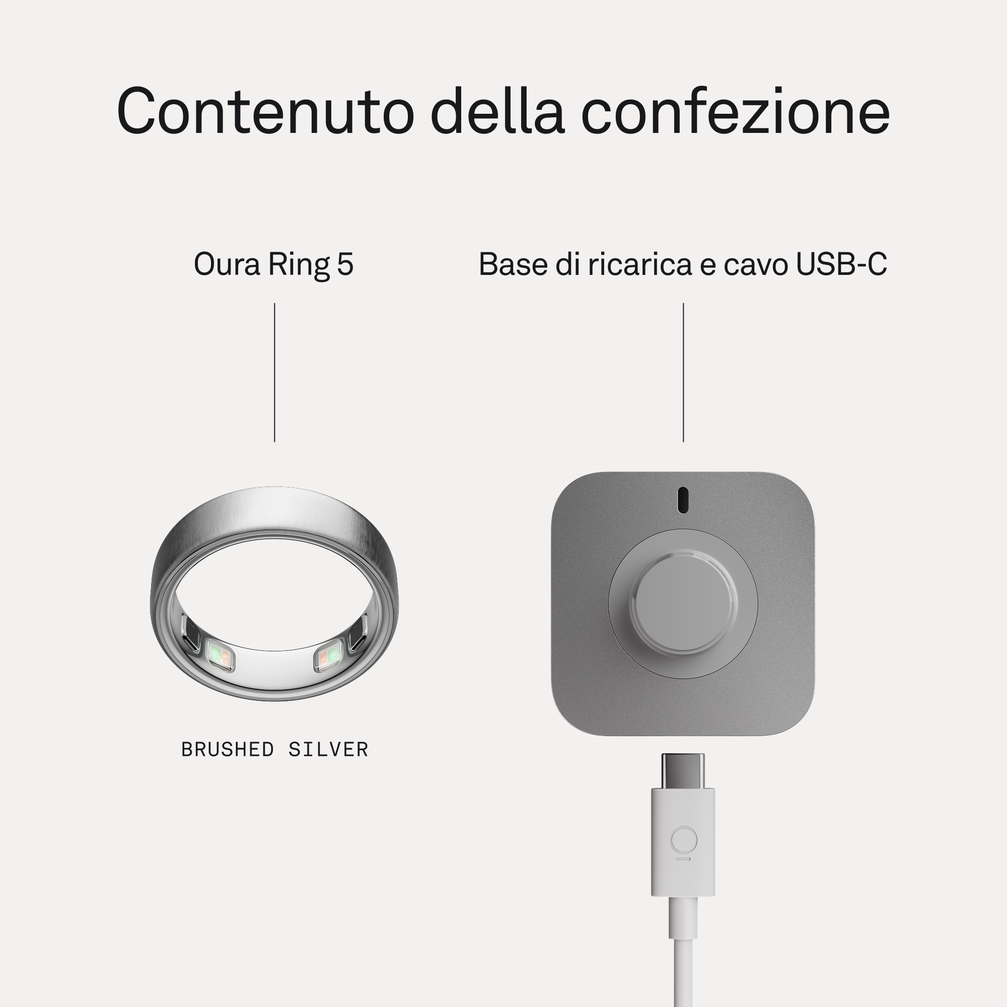Oura Ring 5 in argento spazzolato e base di ricarica con cavo USB-C.