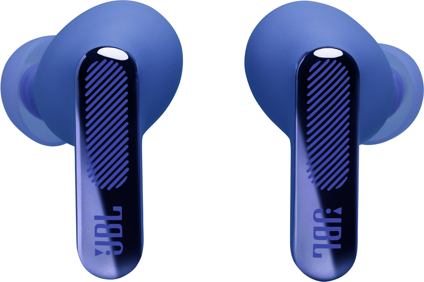 Due auricolari JBL blu con accenti a righe su sfondo nero.