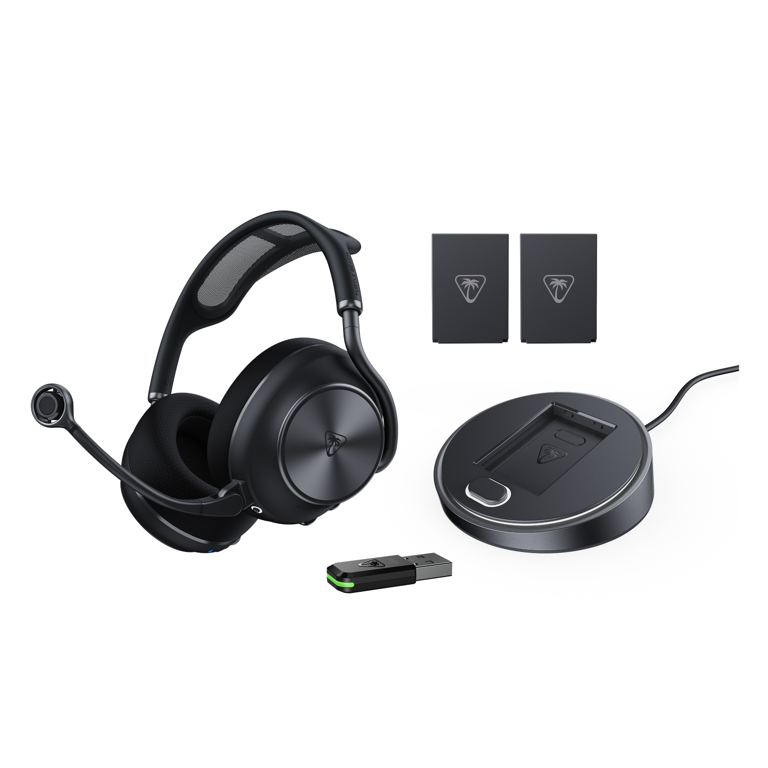 Auriculares negros con micrófono, base de carga, dongle y dos cajas pequeñas.