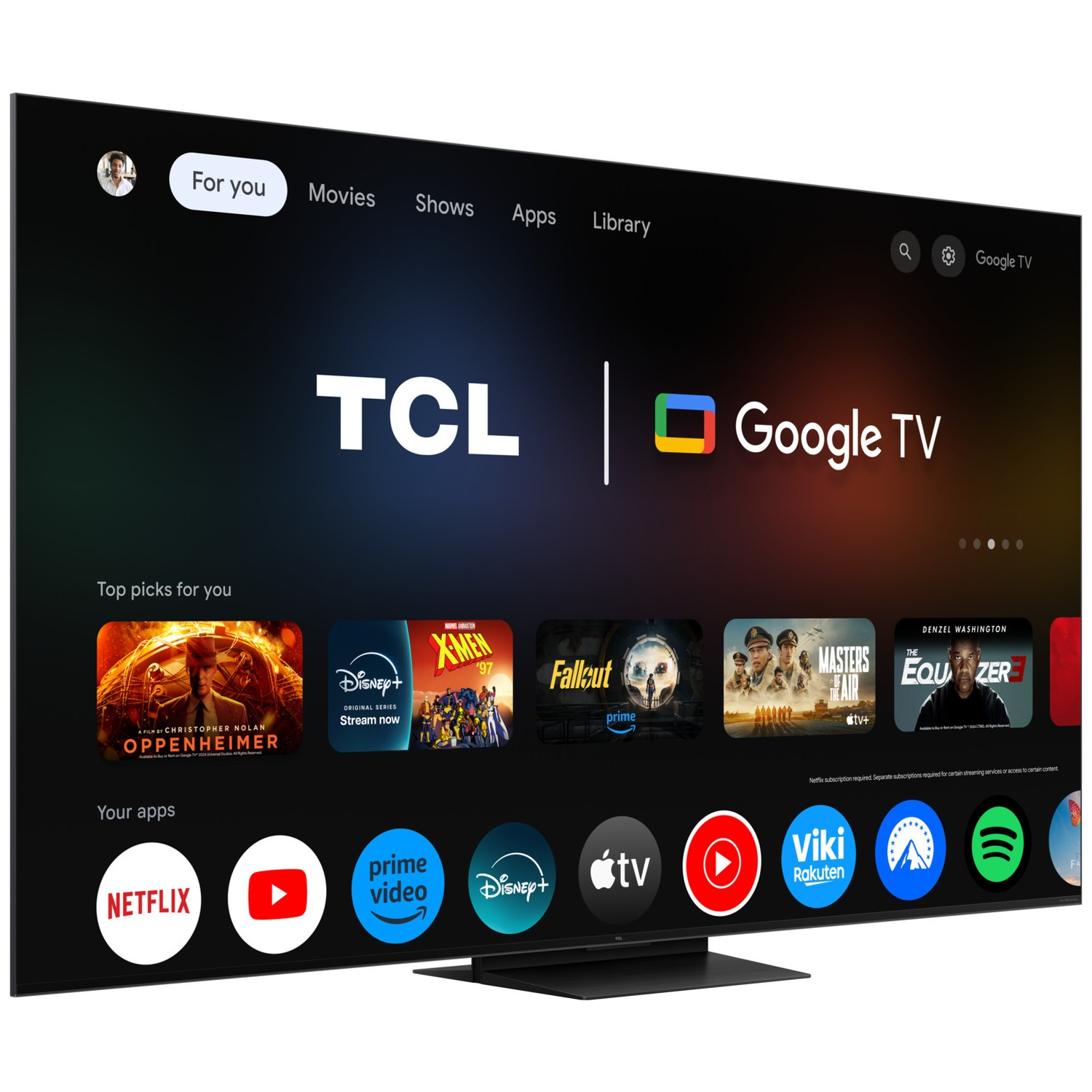 Un Google TV TCL moderne affiche une interface avec des recommandations de films et d'applications.