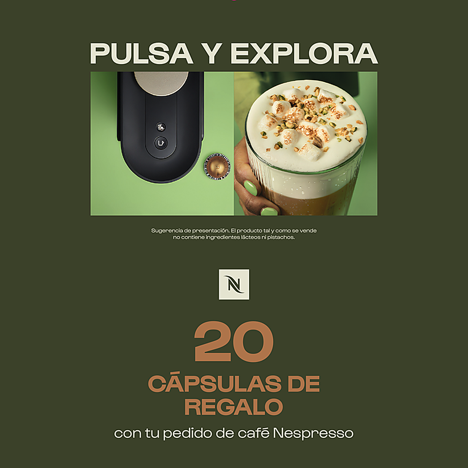 Máquina de café junto a un vaso de café con crema, malvaviscos y frutos secos.