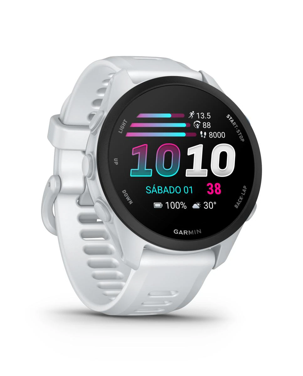 Reloj inteligente blanco con pantalla redonda que muestra 1010, 38°C y 100%.