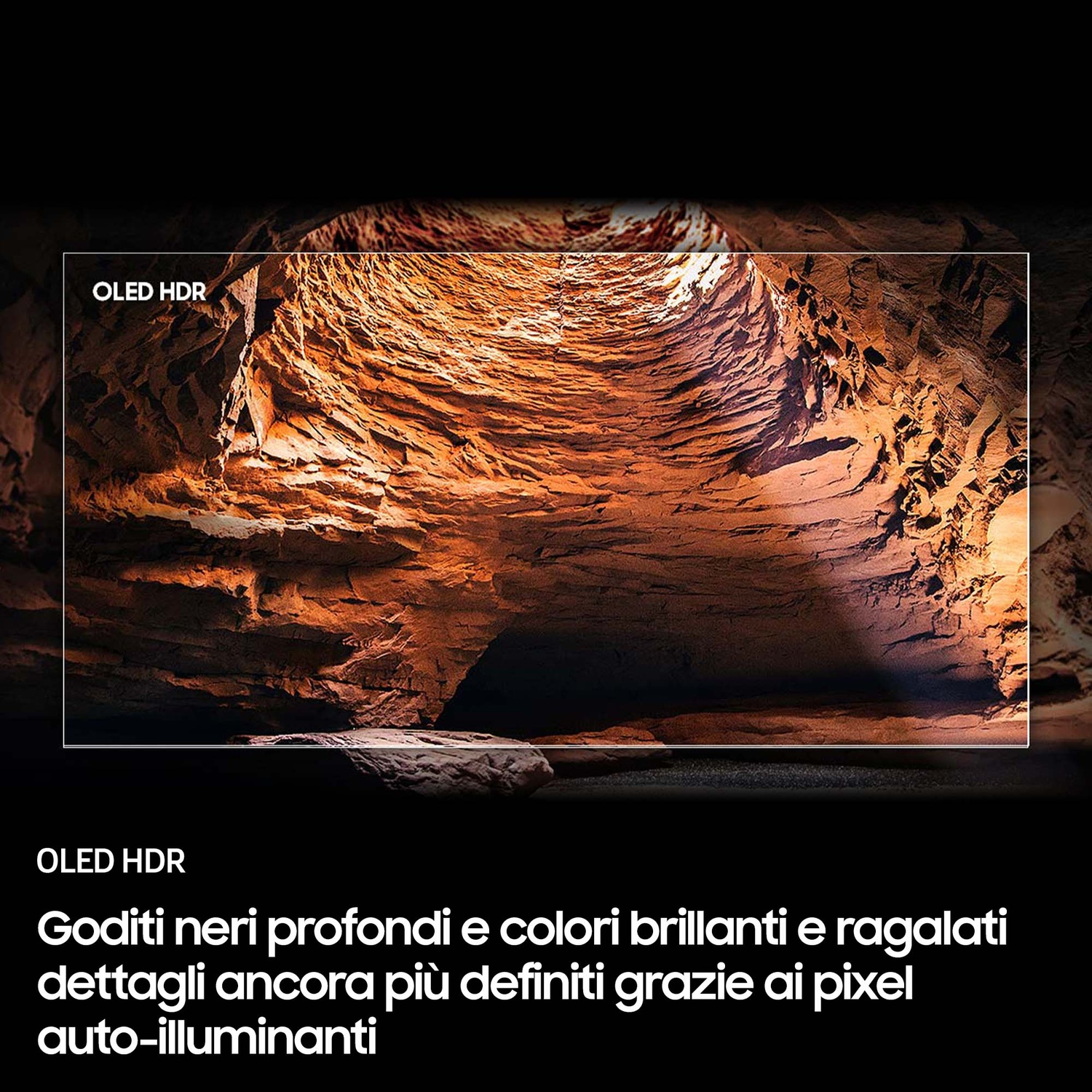 Un profondo sistema di grotte con formazioni rocciose arancioni e raggi di luce.