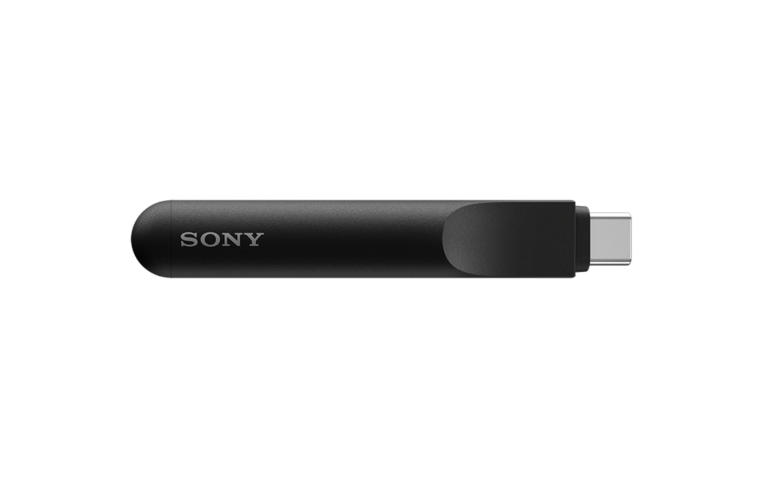 Fekete Sony USB-C adapter fehér háttéren.