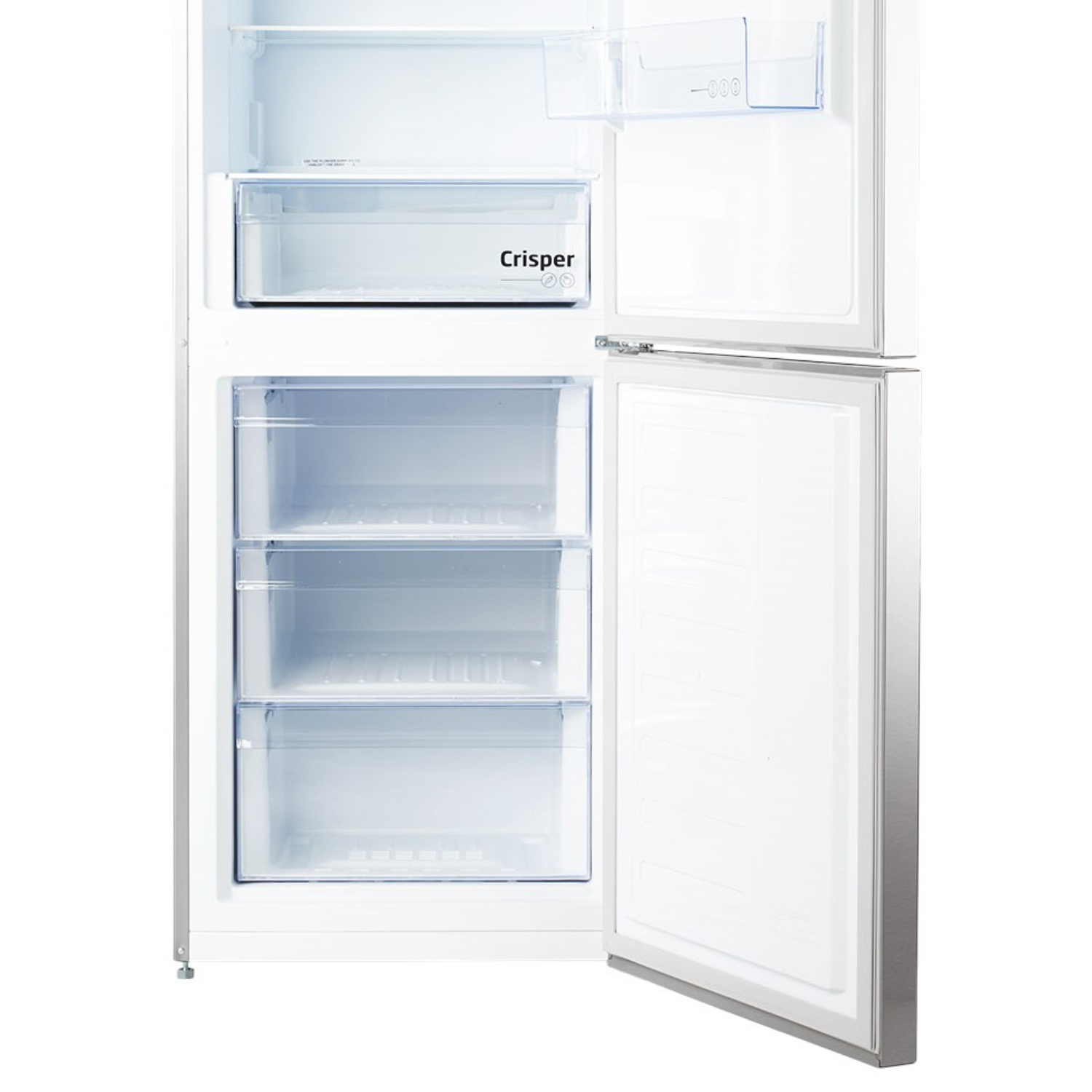 Un réfrigérateur blanc ouvert avec des étagères en verre et un tiroir à légumes.