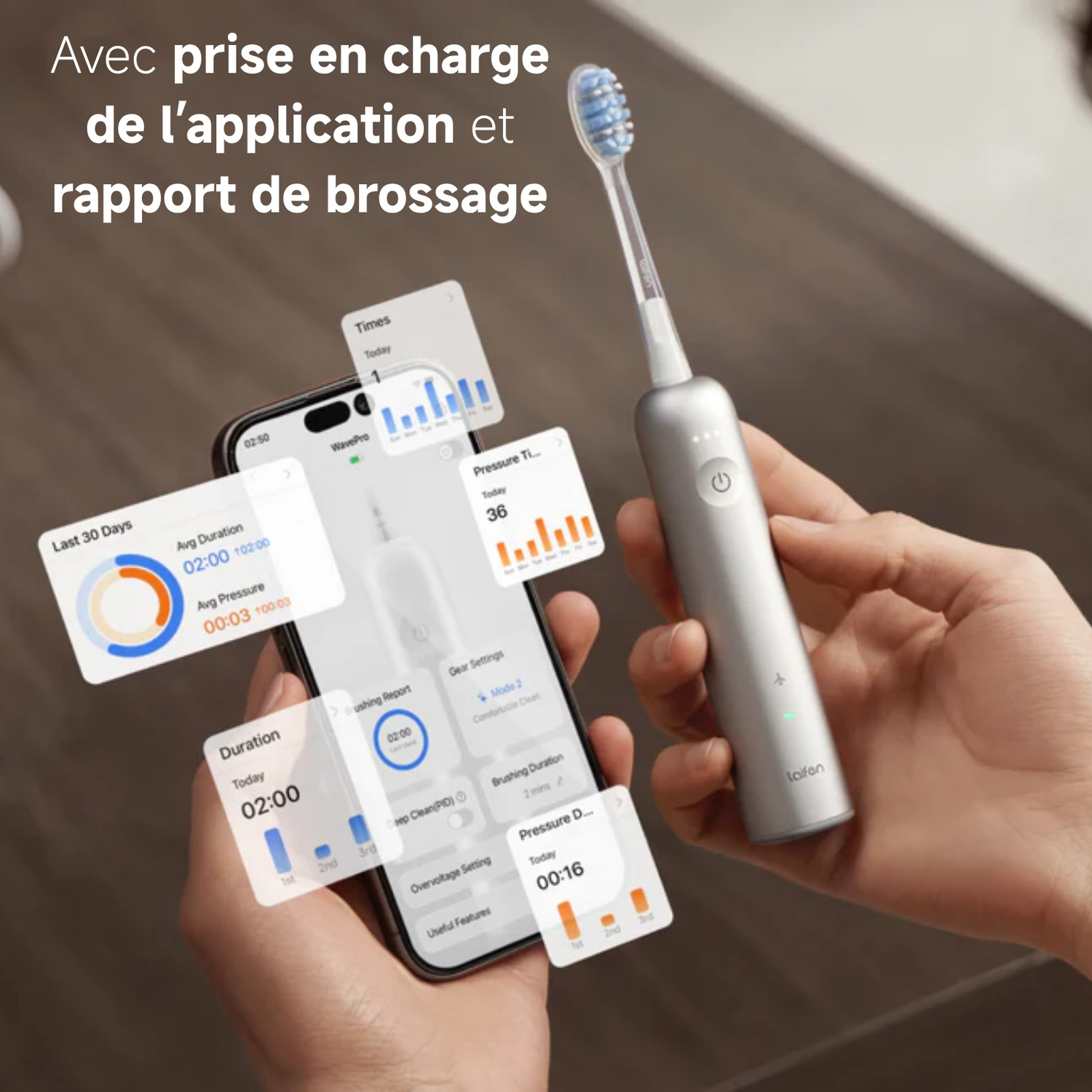 Une main tient un smartphone affichant une application de brosse à dents et une brosse électrique.