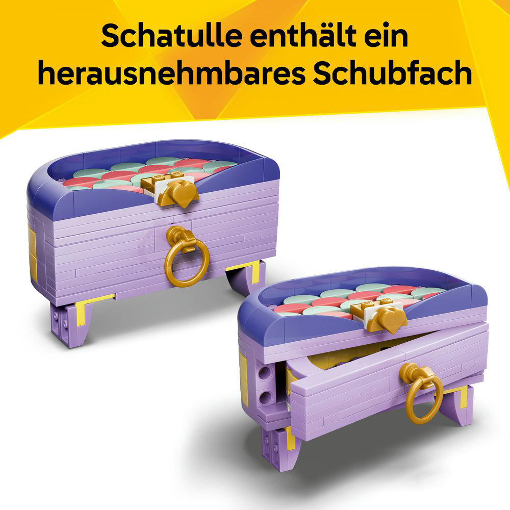 Lila Truhen mit bunten Einlagen und goldener Hardware auf weißem Hintergrund.