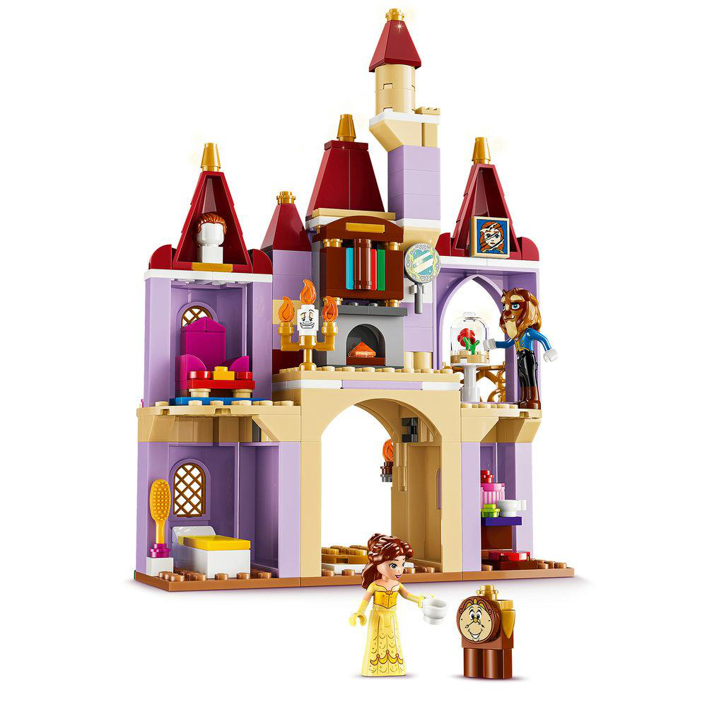 Lego-Schloss mit Figuren von Belle, dem Biest und der Uhr Cogsworth.