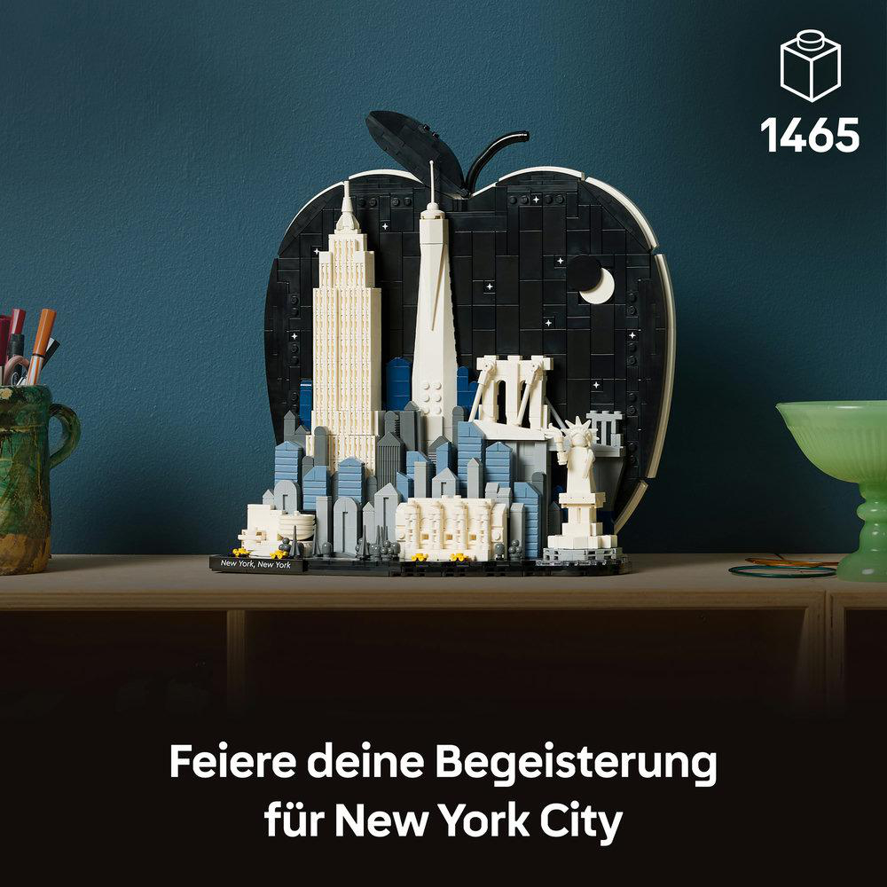 Lego-Modell der New Yorker Skyline in Apfelform, mit Wolkenkratzern und Freiheitsstatue.