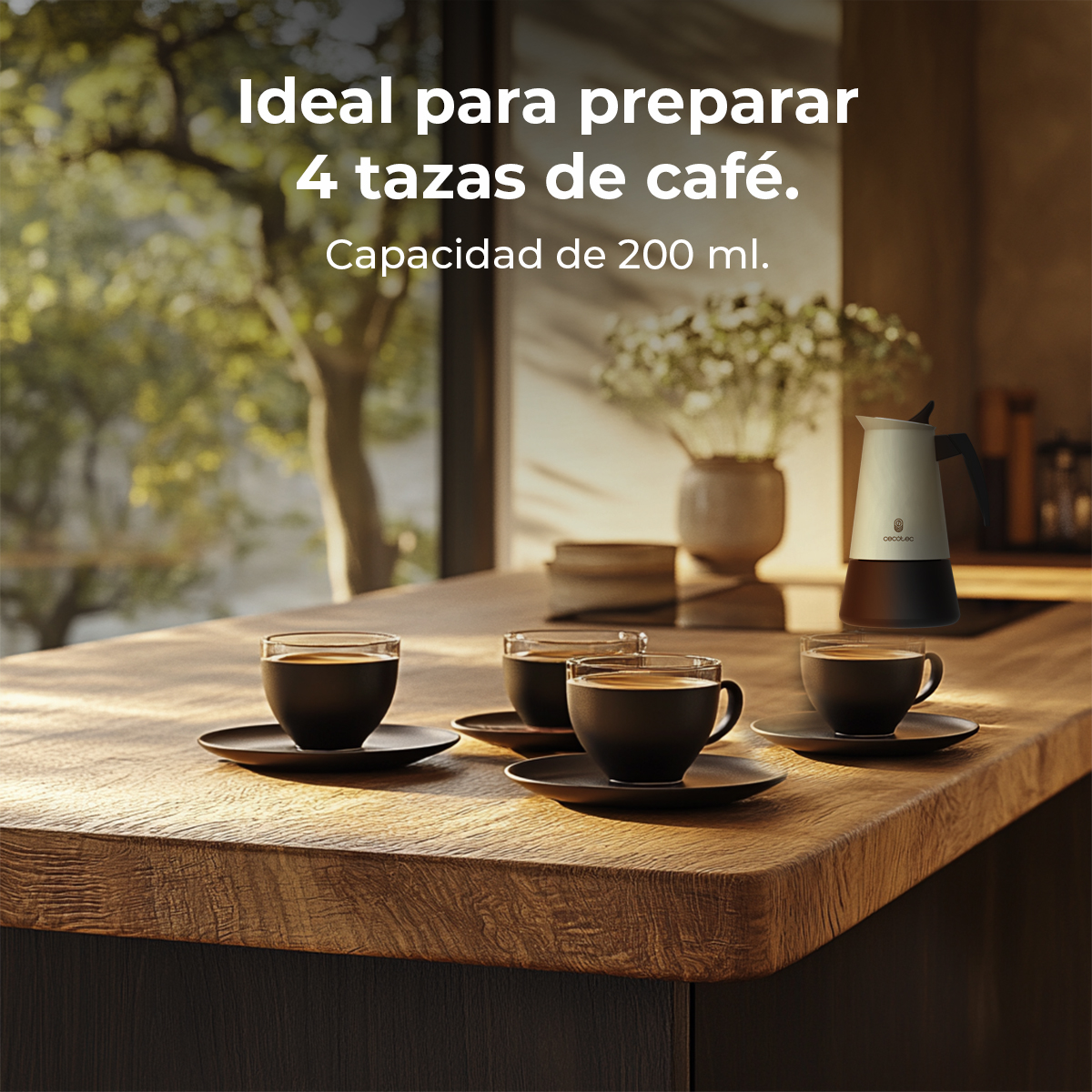 Una cafetera moka con cuatro tazas de café en un mostrador.
