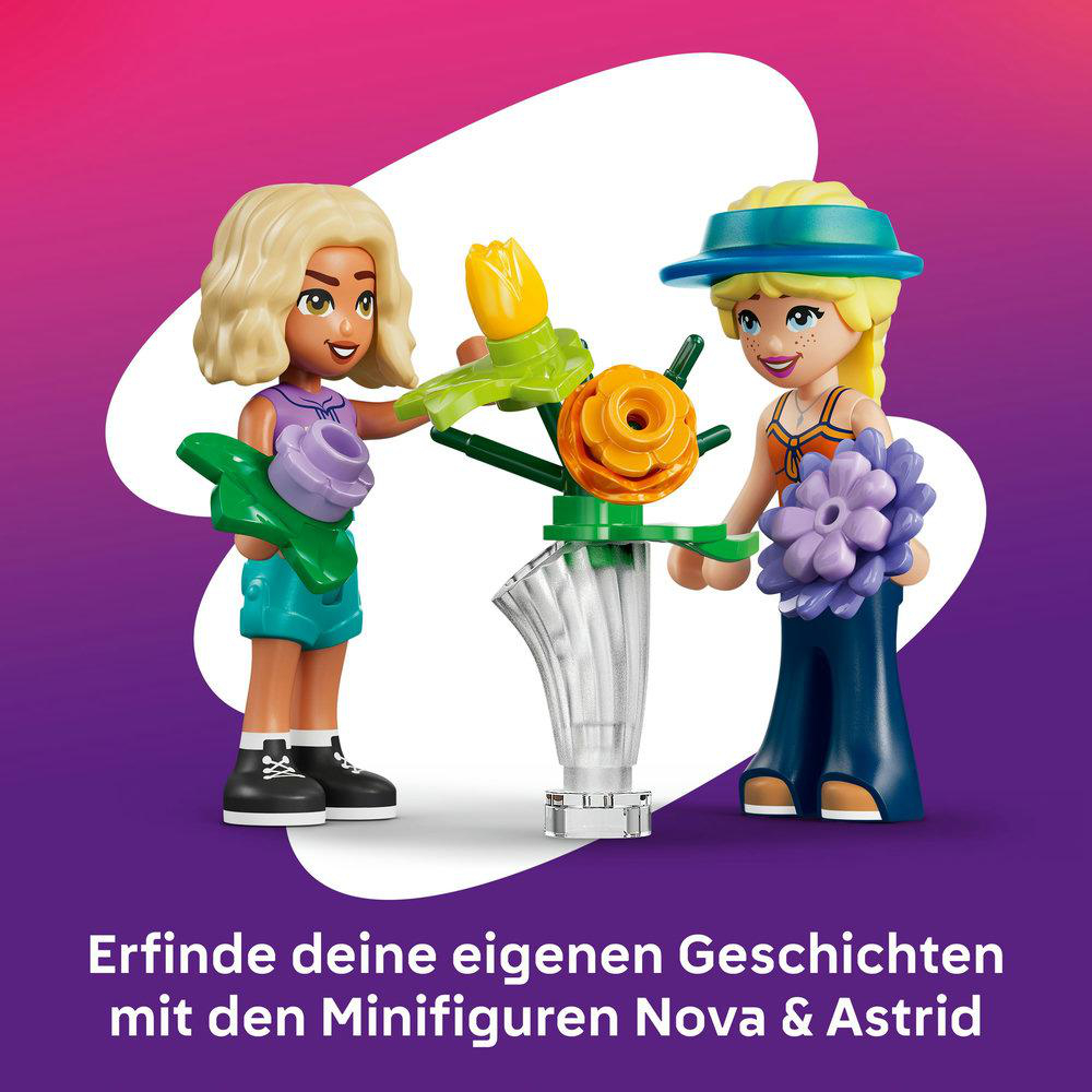 Zwei Minifiguren mit Blumen vor einem lila-weißen Hintergrund.