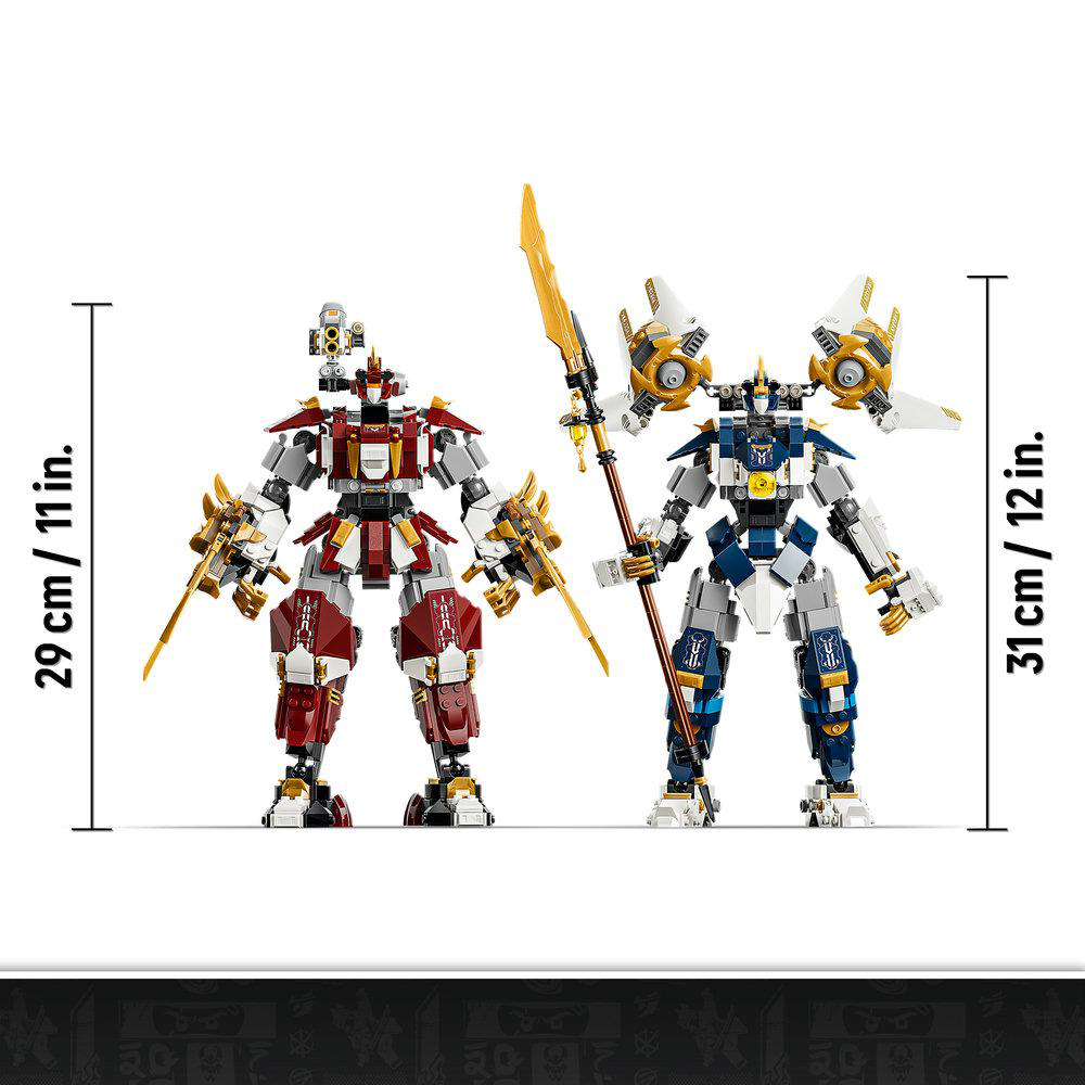 Zwei Lego-Mechs: Rot-weißer 29cm und blau-weißer 31cm, nebeneinander stehend.
