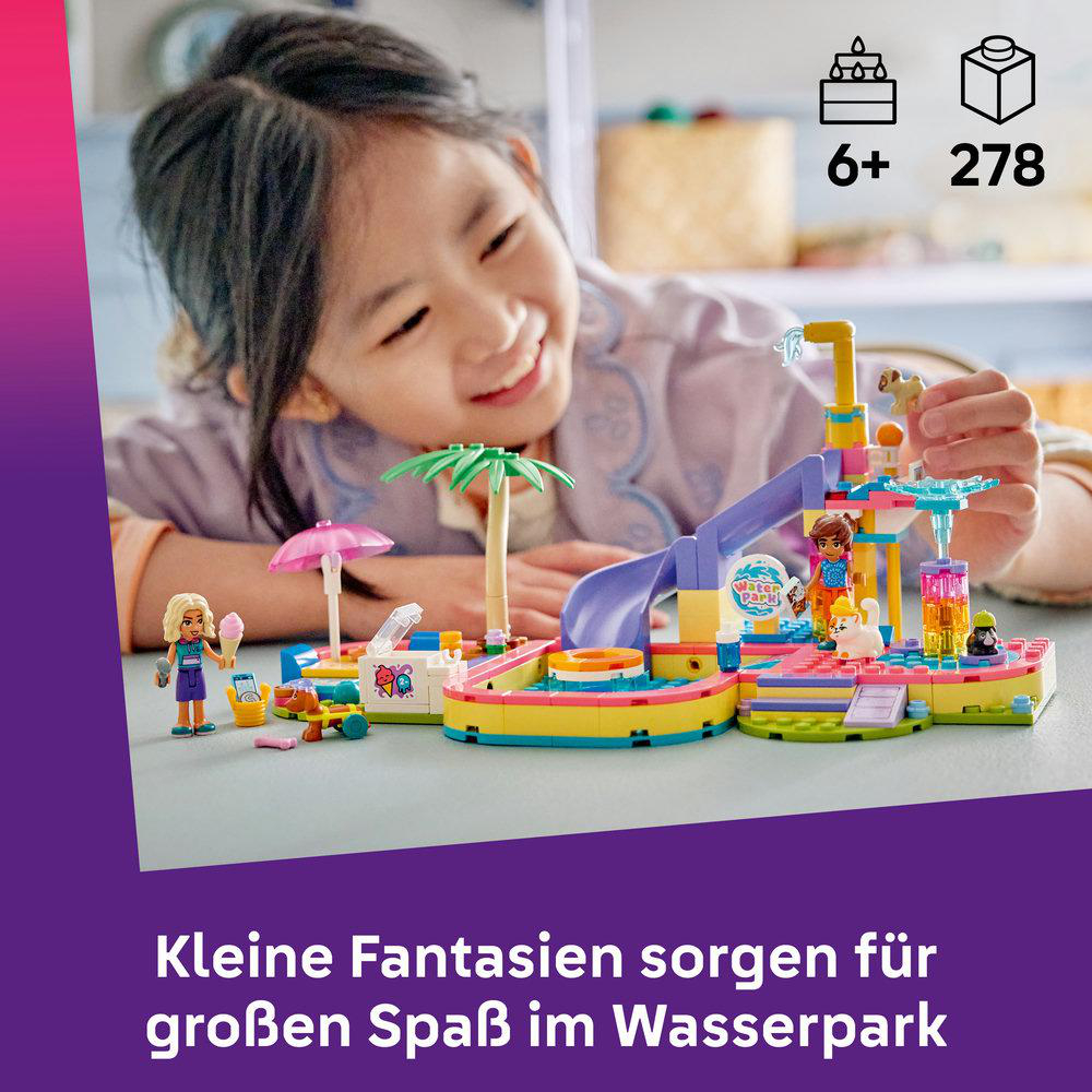 Ein Mädchen spielt mit einem bunten Lego-Wasserpark-Set mit Rutschen, Figuren und Zubehör.