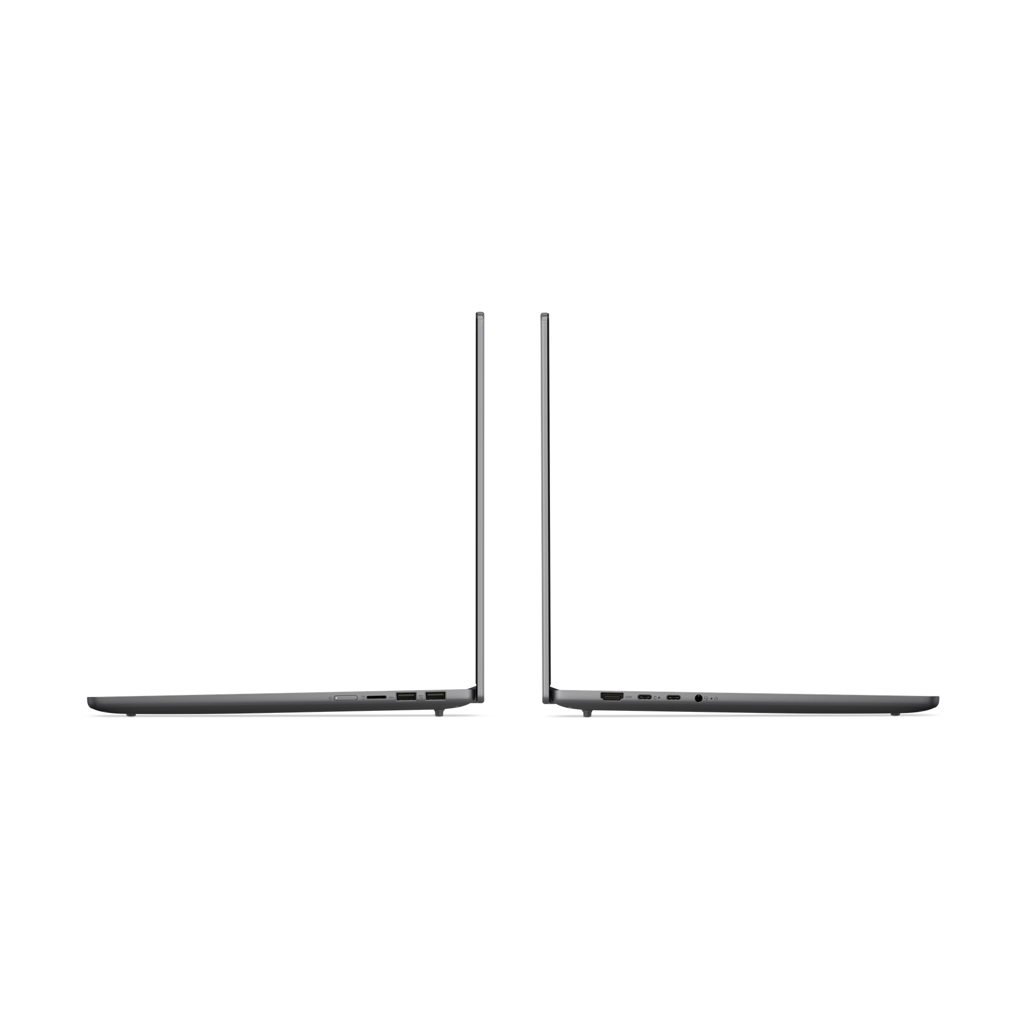 Zwei silberne Laptops nebeneinander, Seitenansicht mit Anschlüssen.