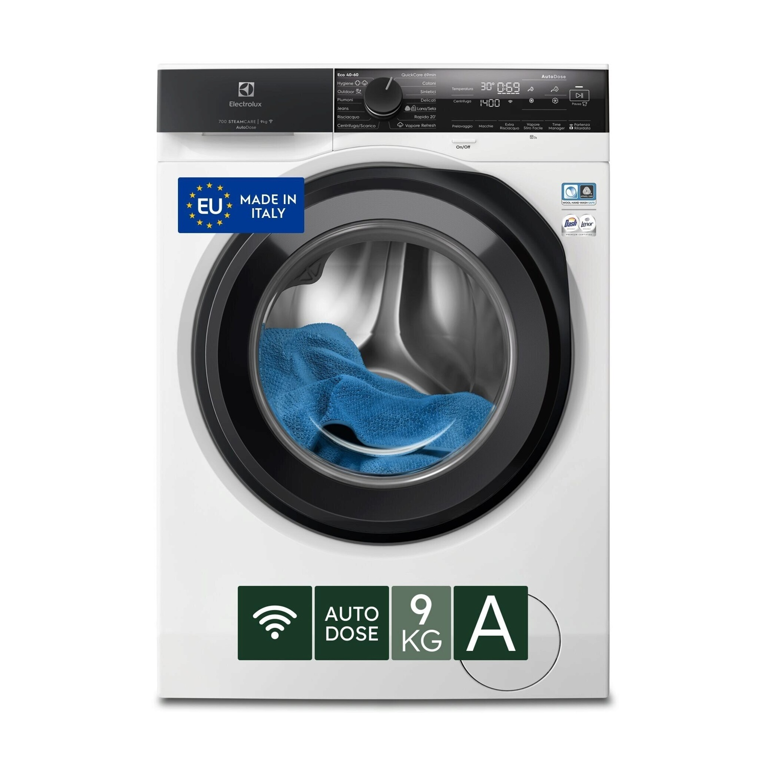 Lavatrice Electrolux bianca con asciugamano blu nel cestello. "Made in Italy".