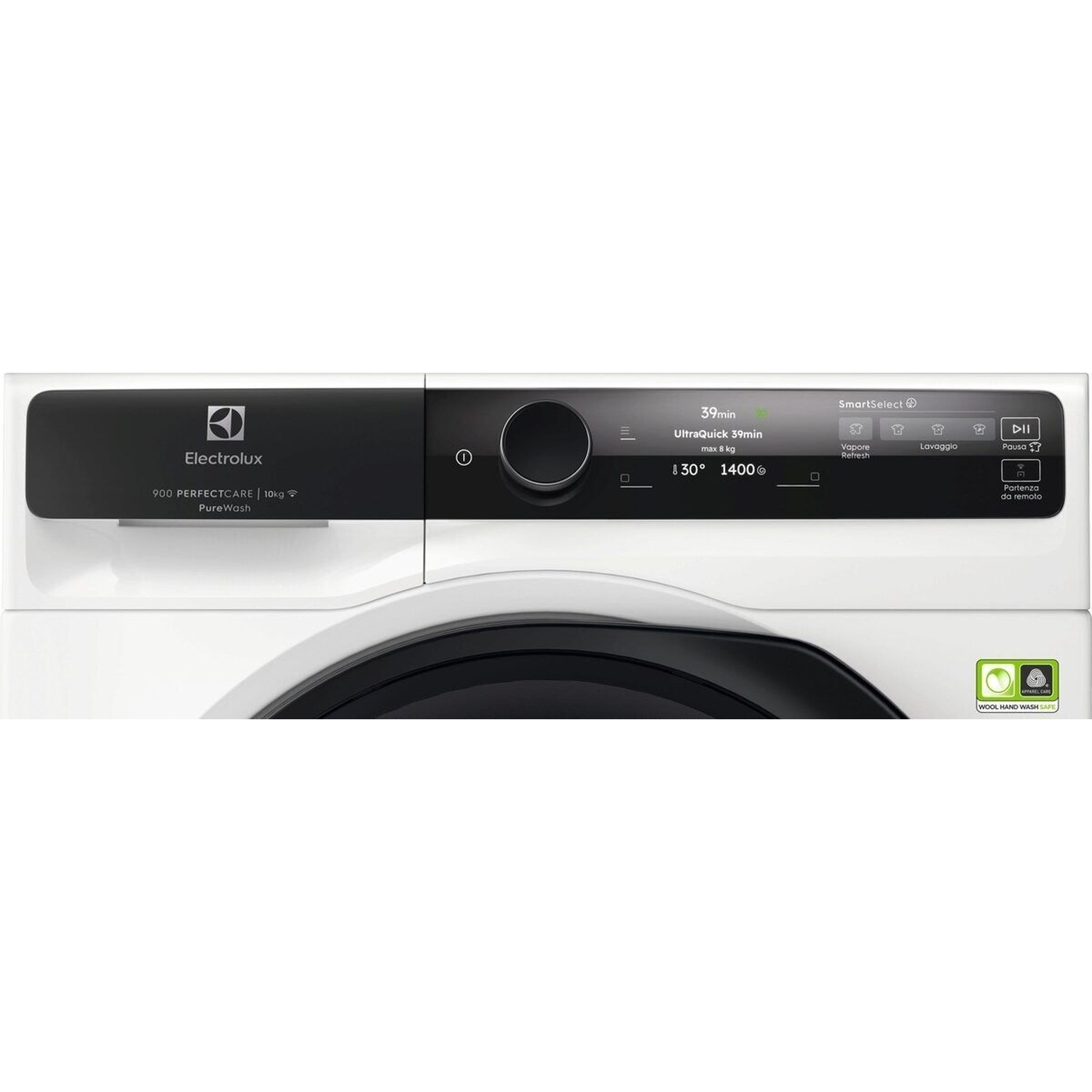 Lavatrice Electrolux bianca con display digitale e controlli.