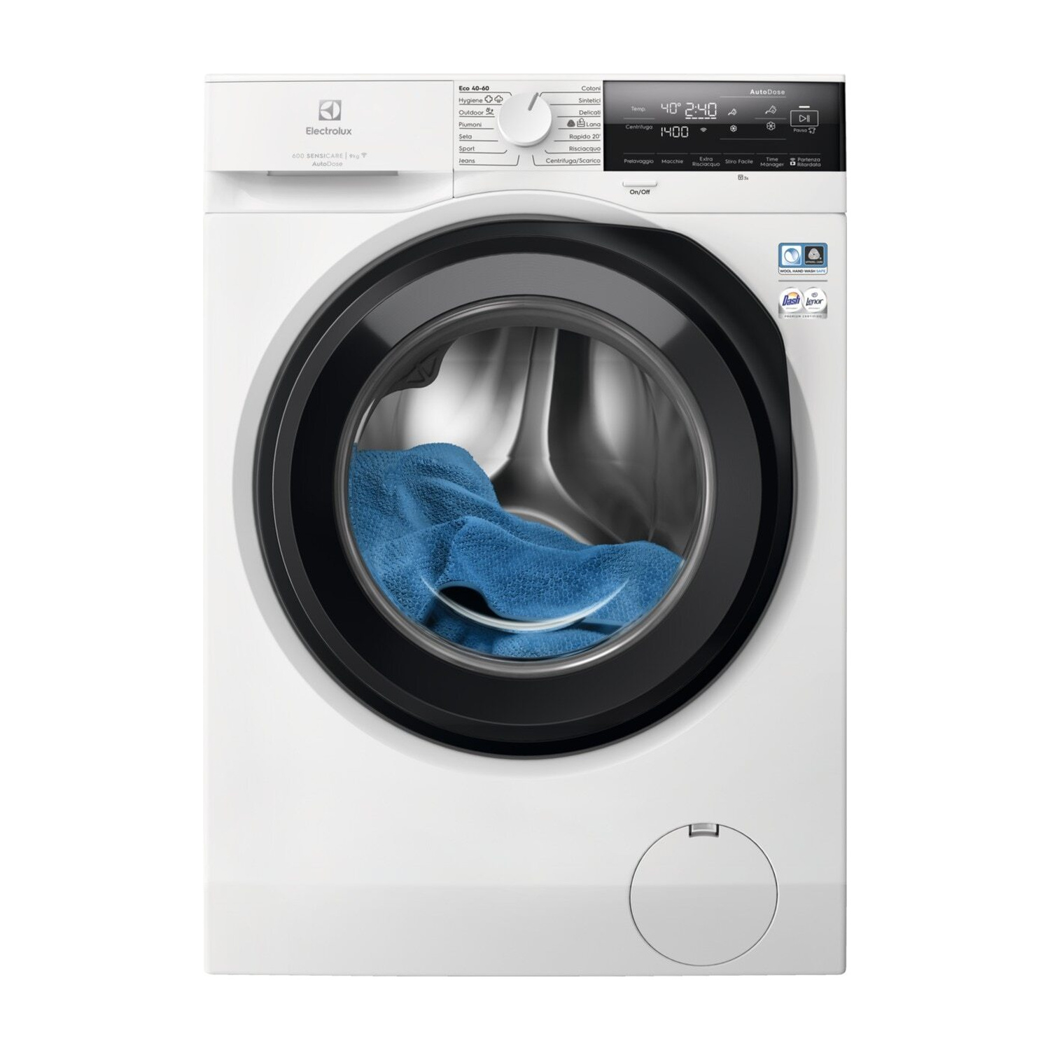 Lavatrice bianca Electrolux con asciugamano blu nel cestello e display digitale.
