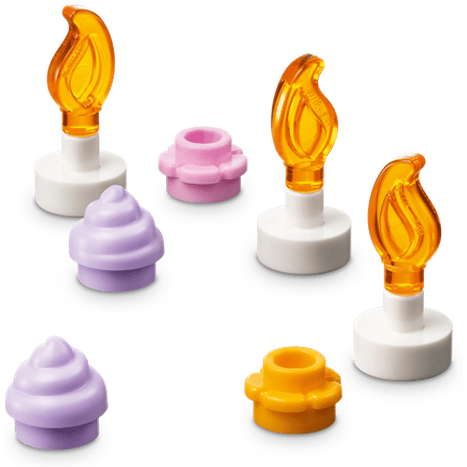 Trois flammes jaunes sur des bases blanches, morceaux de gâteau violets et roses.