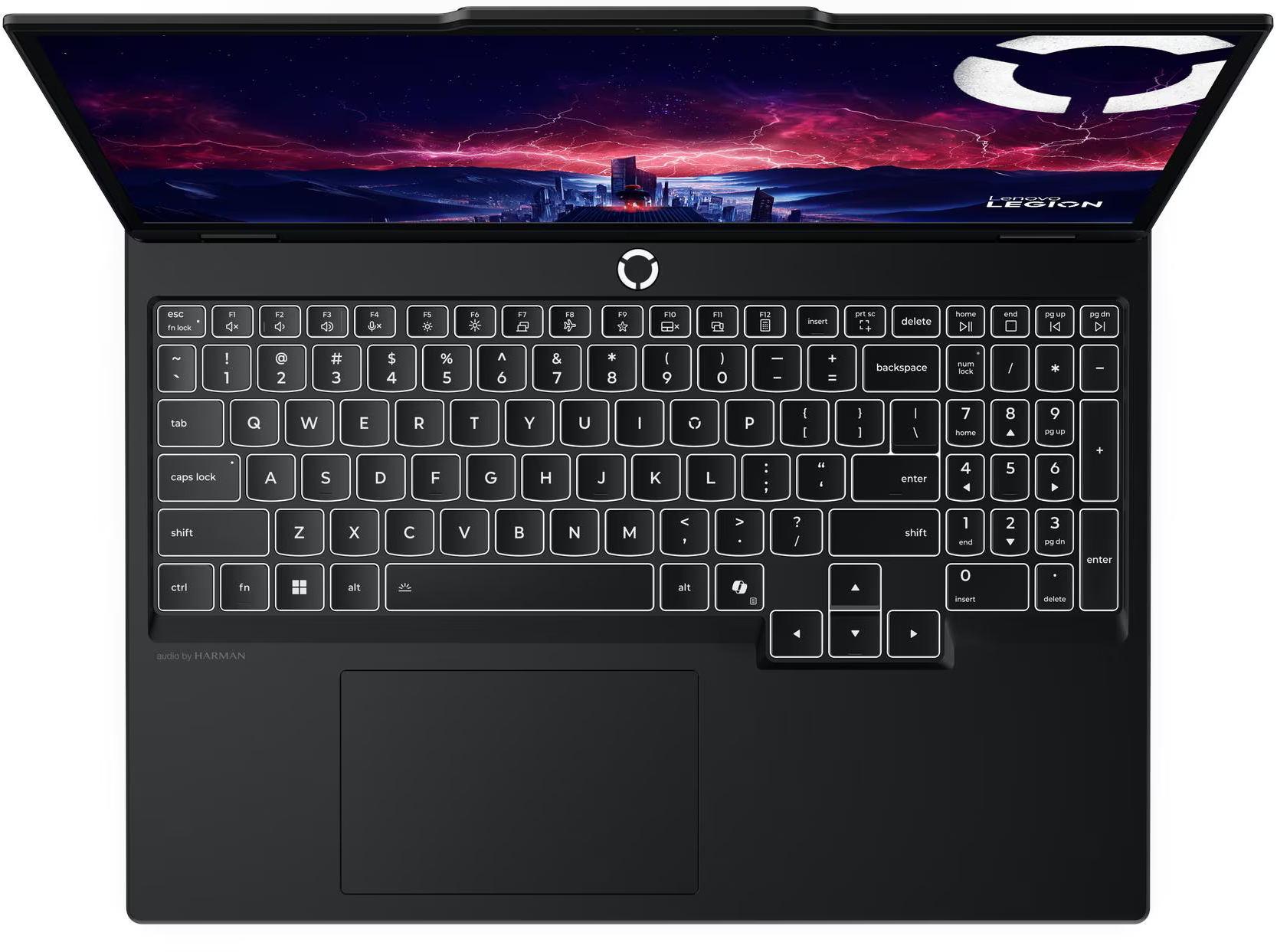 Egy fekete laptop nyitott kijelzővel, amely egy stilizált város jelenik meg piros égbolttal.