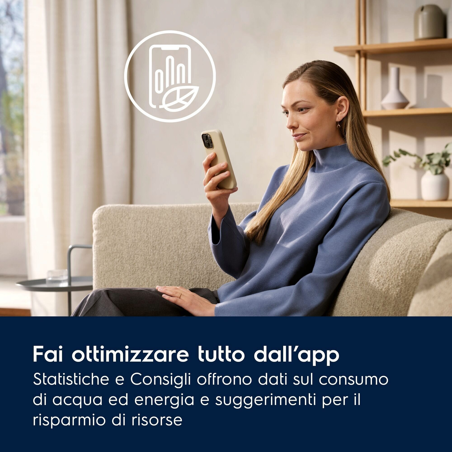 Donna seduta su divano guarda il telefono. Icona statistiche app e foglia.