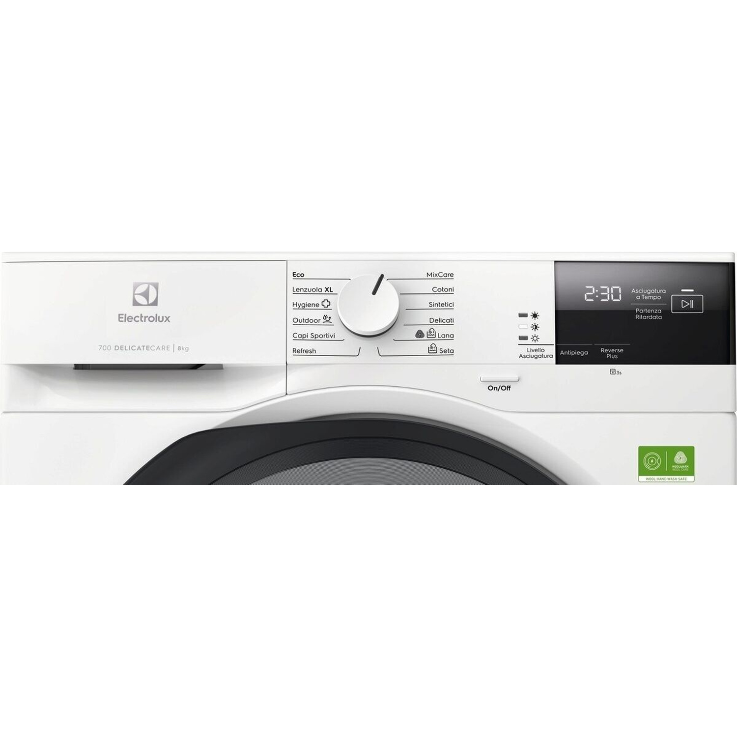 Una lavatrice Electrolux bianca con display digitale e selezione programmi.