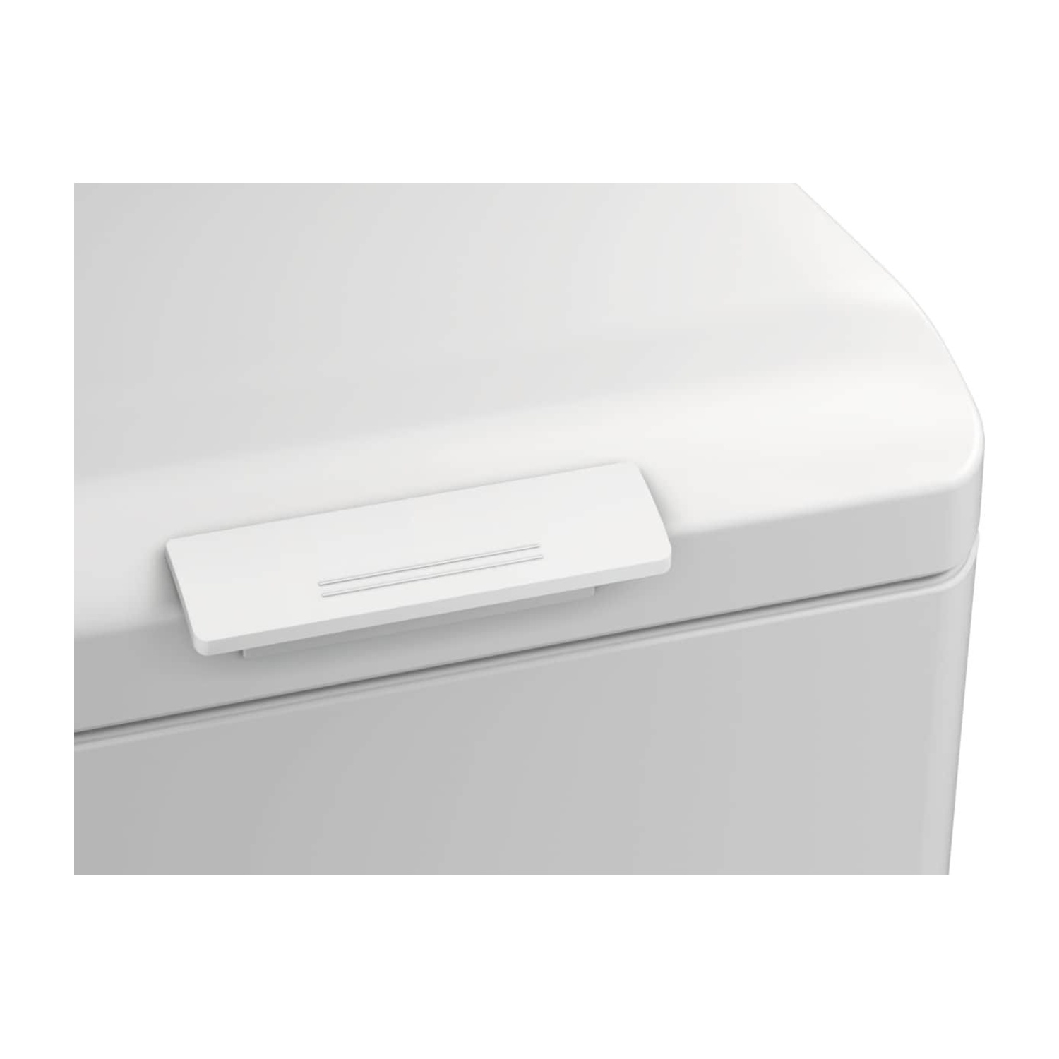 Sportello bianco con due scanalature su un contenitore bianco.