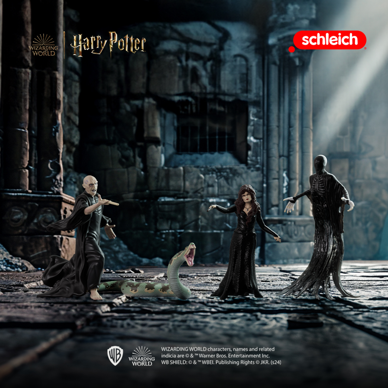 Voldemort, Bellatrix und Dementor mit Schlange vor einer Burg.