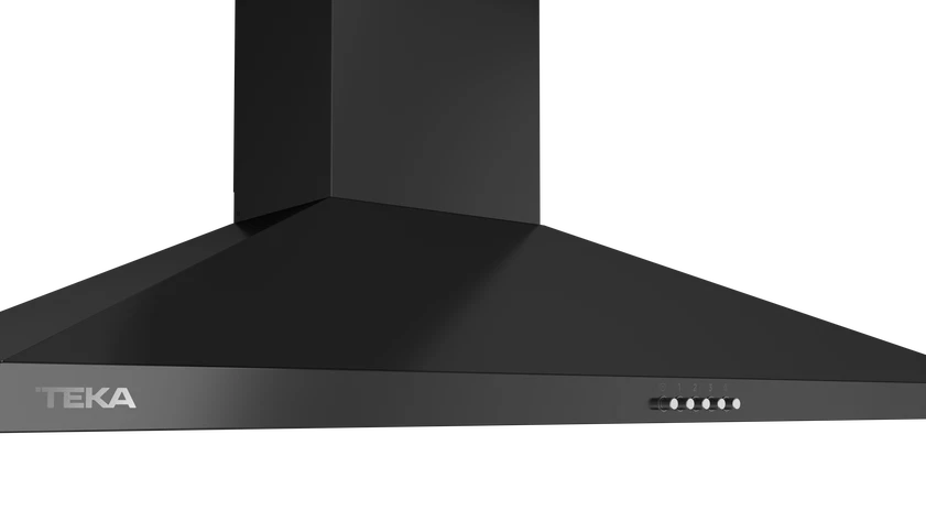 Campana extractora negra con logo TEKA plateado y cuatro botones.