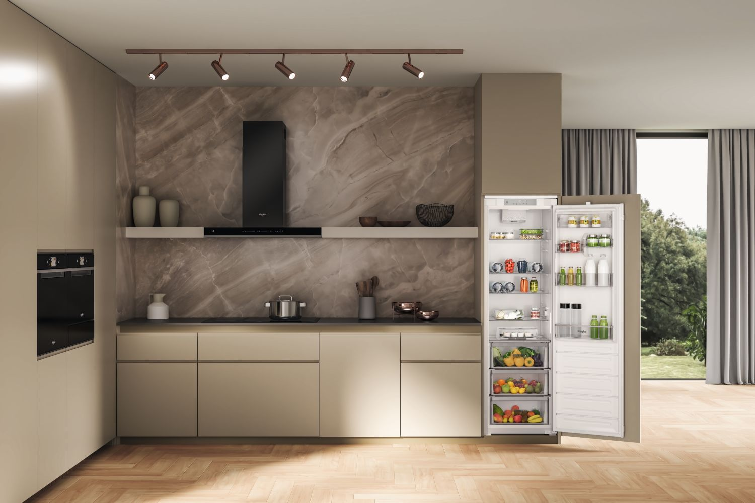 Cocina moderna con frigorífico abierto lleno de comida. Pared de mármol.