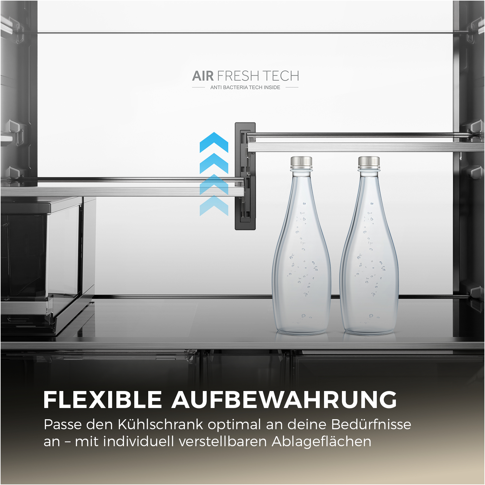 Zwei Glasflaschen mit Wasser auf einem Kühlschrankregal.