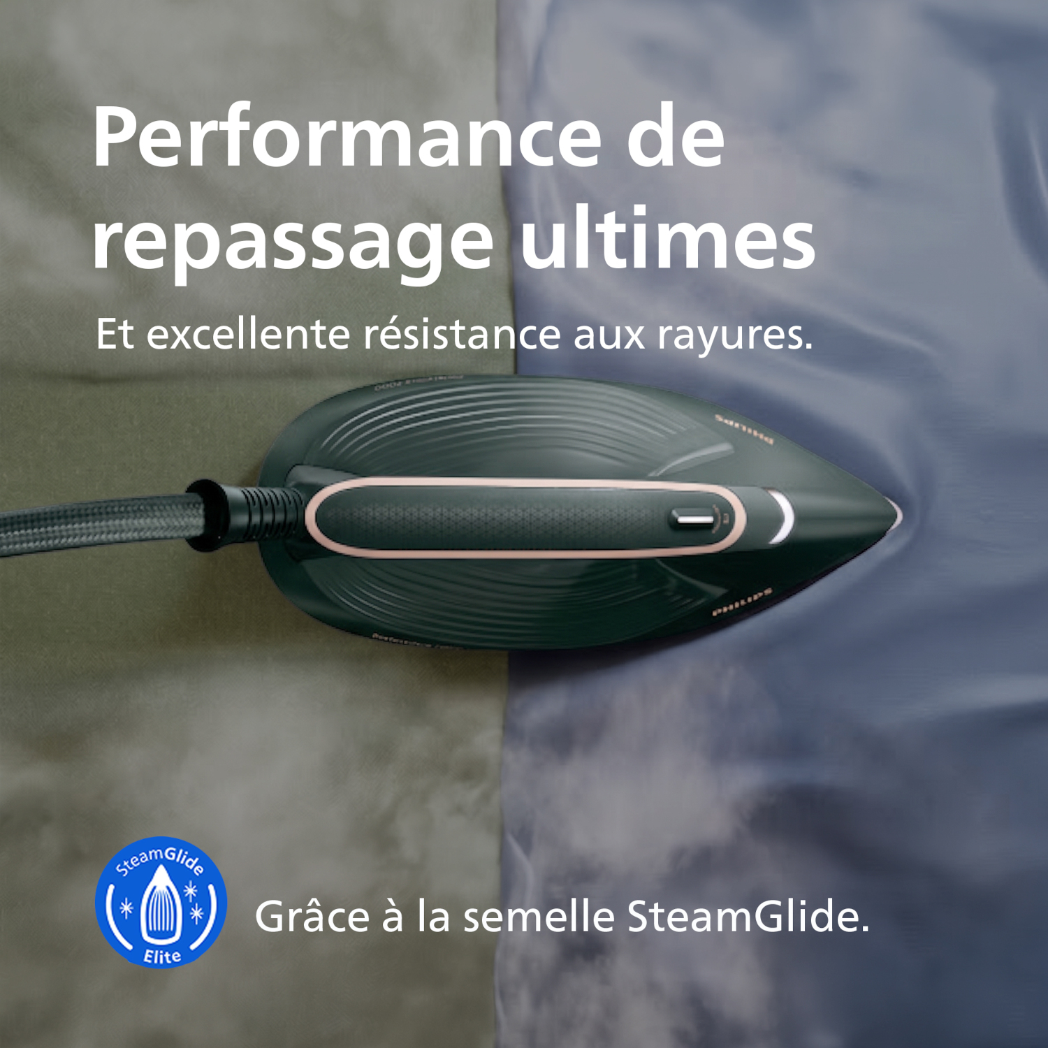 Fer à repasser à vapeur avec semelle SteamGlide Elite sur tissu. "Performance"
