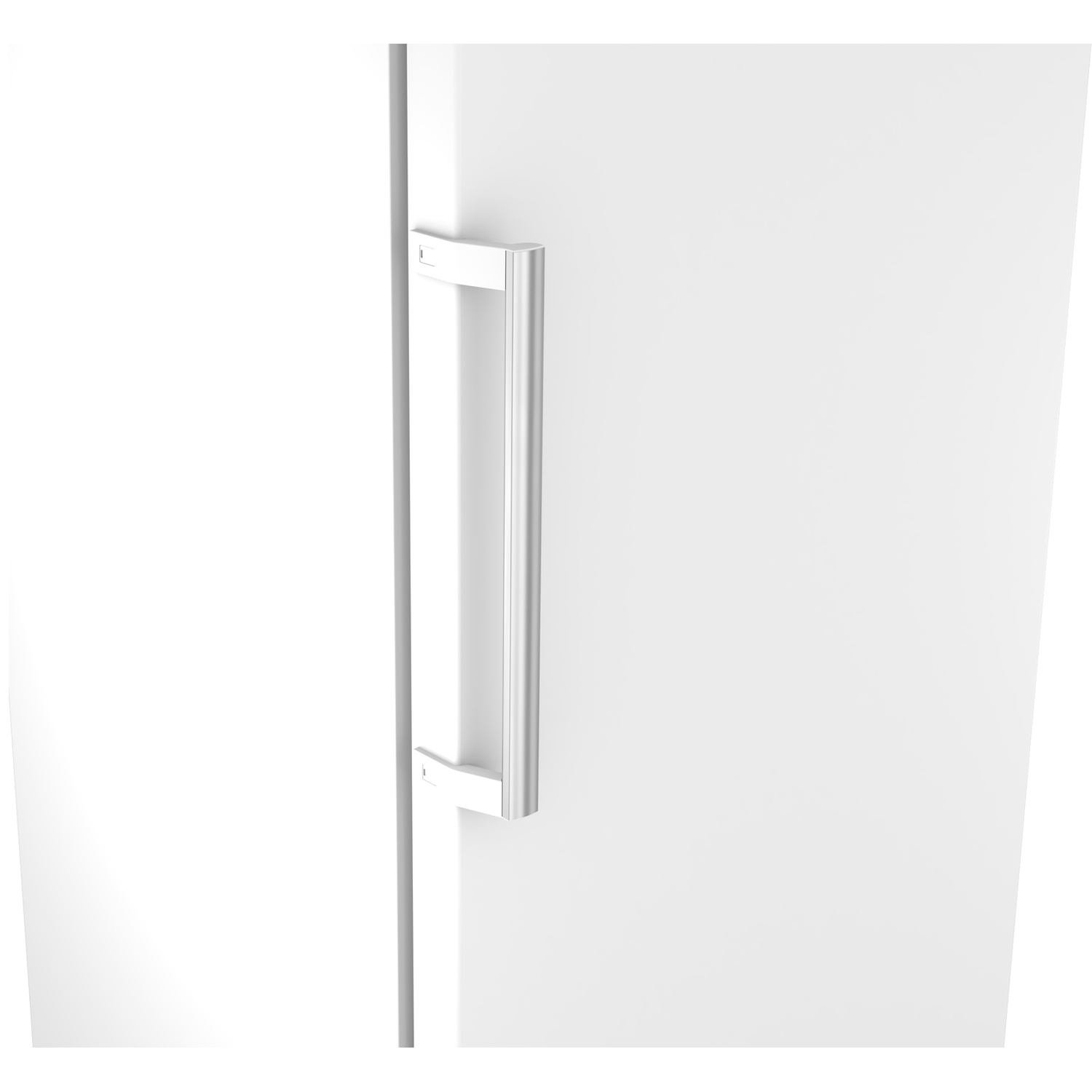 Une poignée argentée est fixée sur une porte blanche.