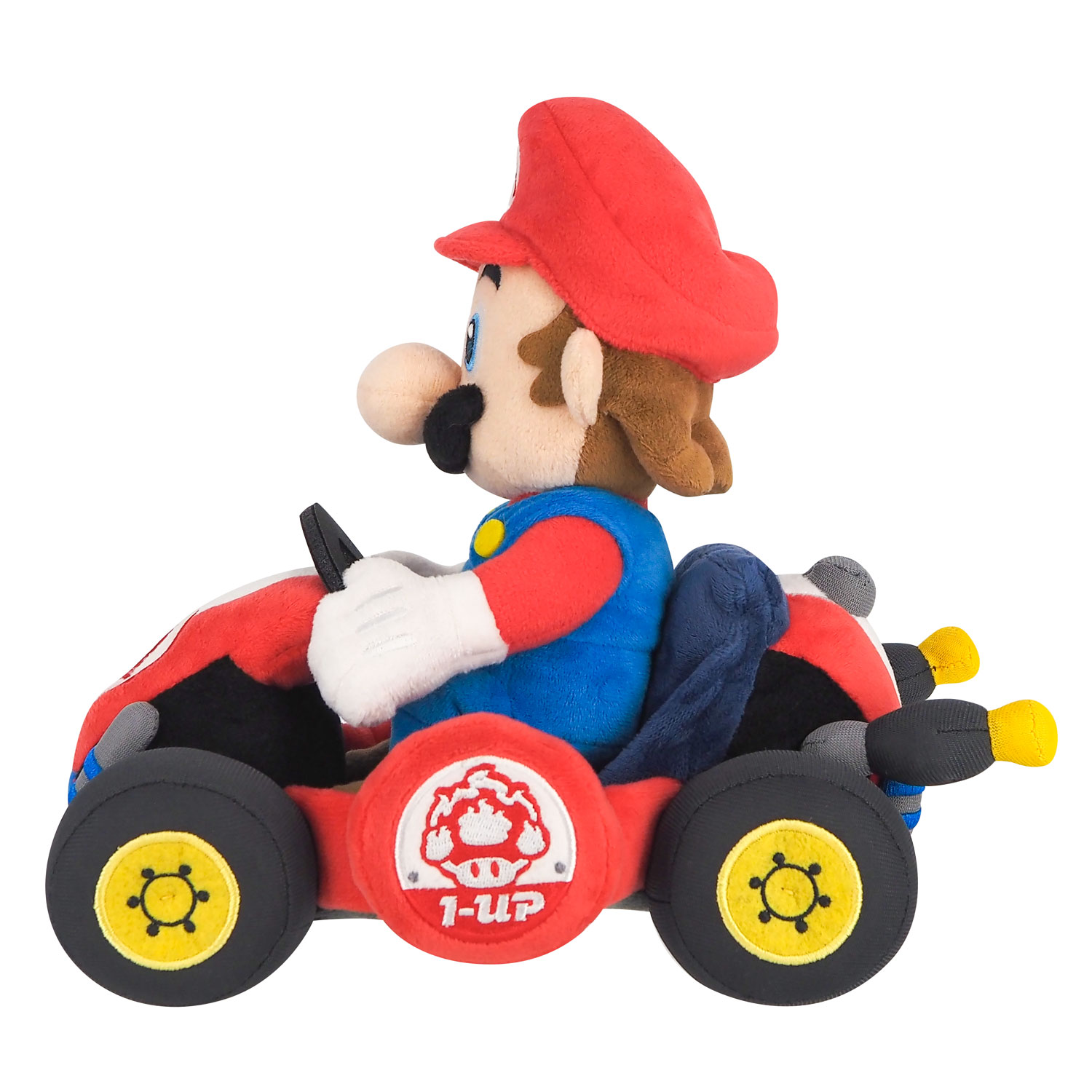 Mario-Plüschfigur im roten Kart mit 1-UP-Pilz-Abzeichen, auf weißem Hintergrund.