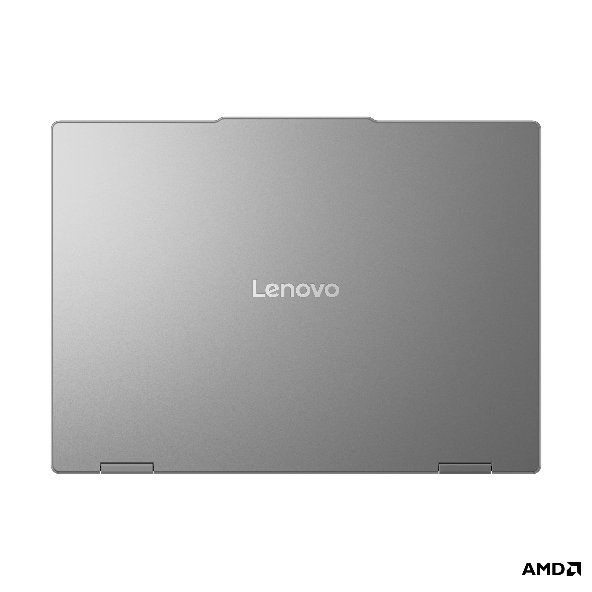 Sağ alt köşede AMD logosu bulunan kapalı gümüş Lenovo dizüstü bilgisayar.