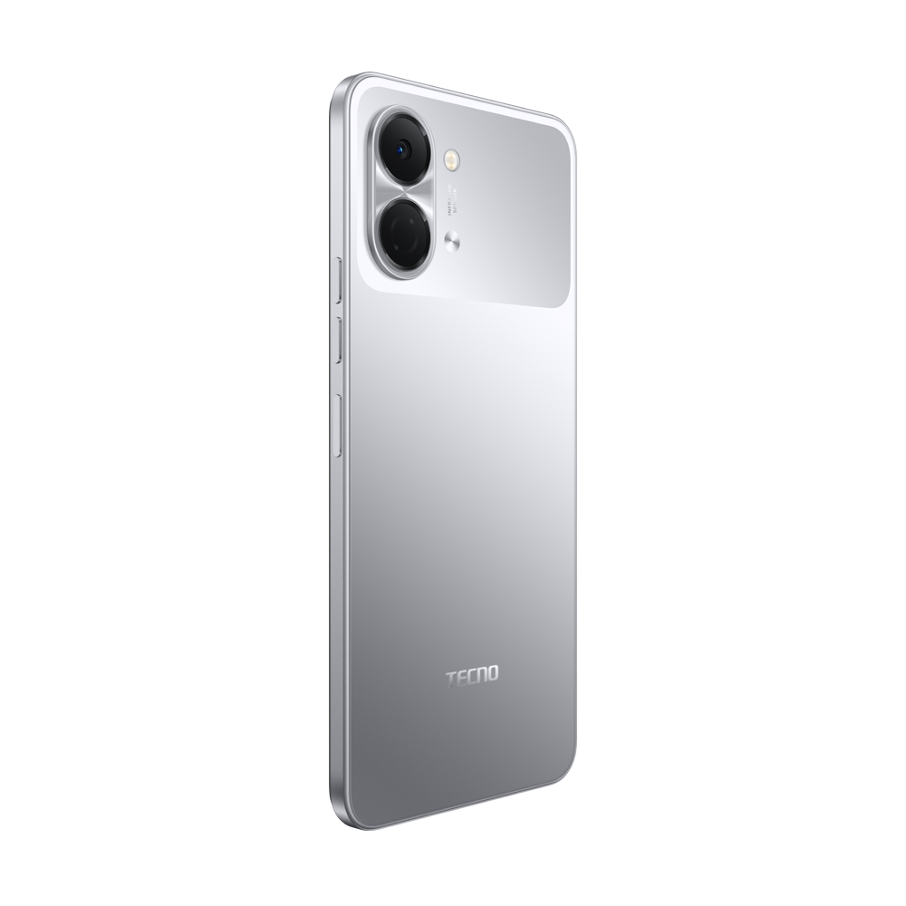 Tecno logolu, çift arka kameralı gümüş akıllı telefon.
