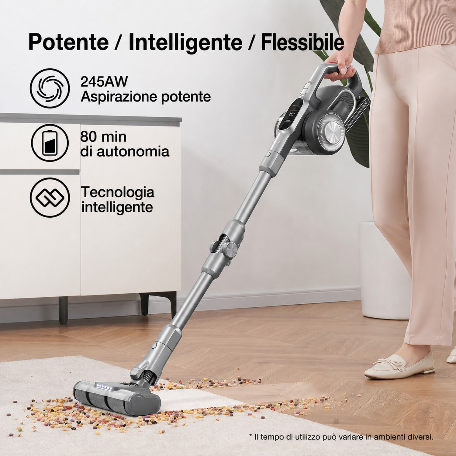 Un aspirapolvere cordless grigio pulisce tappeti e pavimenti in legno.