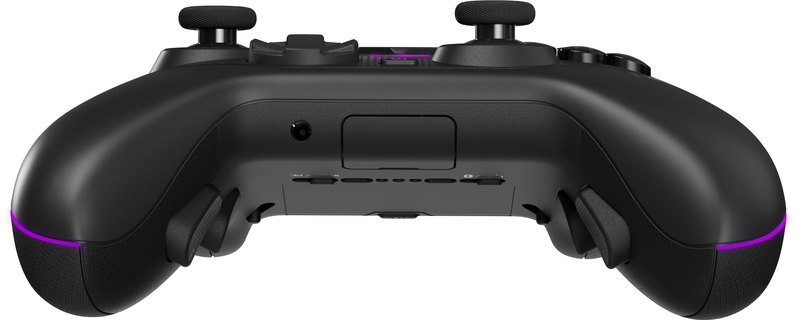 Une manette de jeu noire avec des accents LED violets sur fond noir.