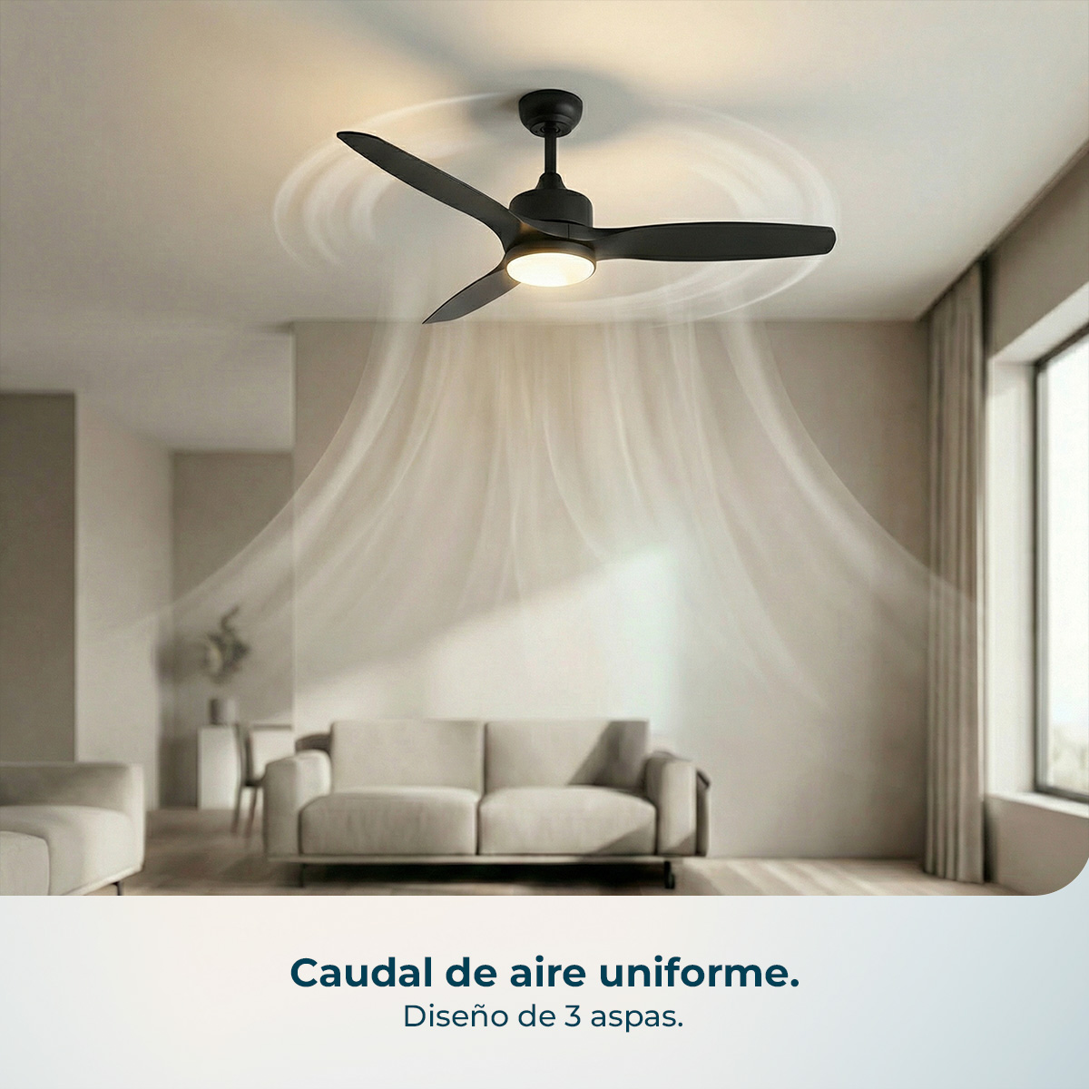 Ventilador de techo negro con luz distribuyendo aire en una sala.